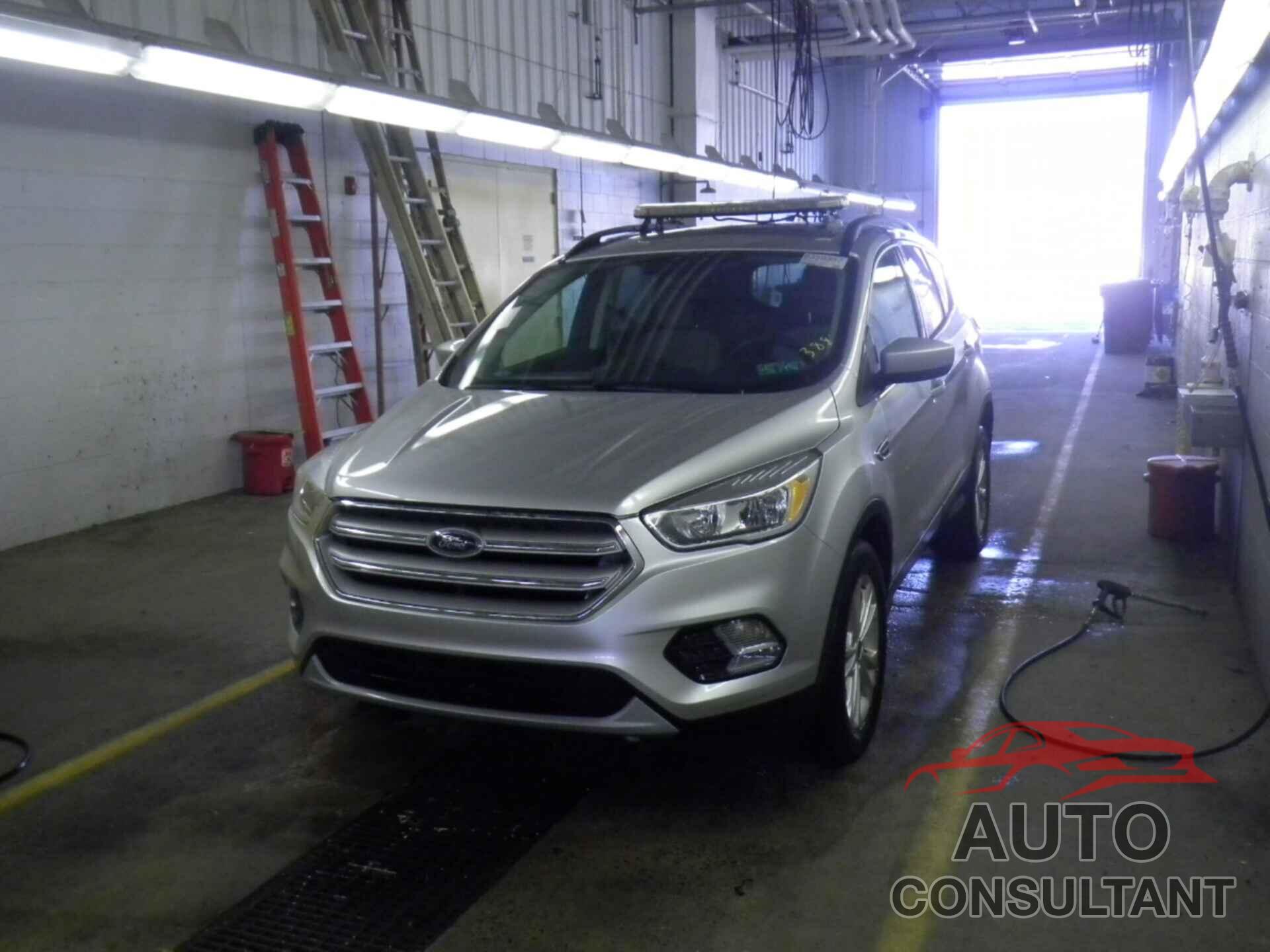 FORD ESCAPE 2018 - 1FMCU9GD4JUB17388