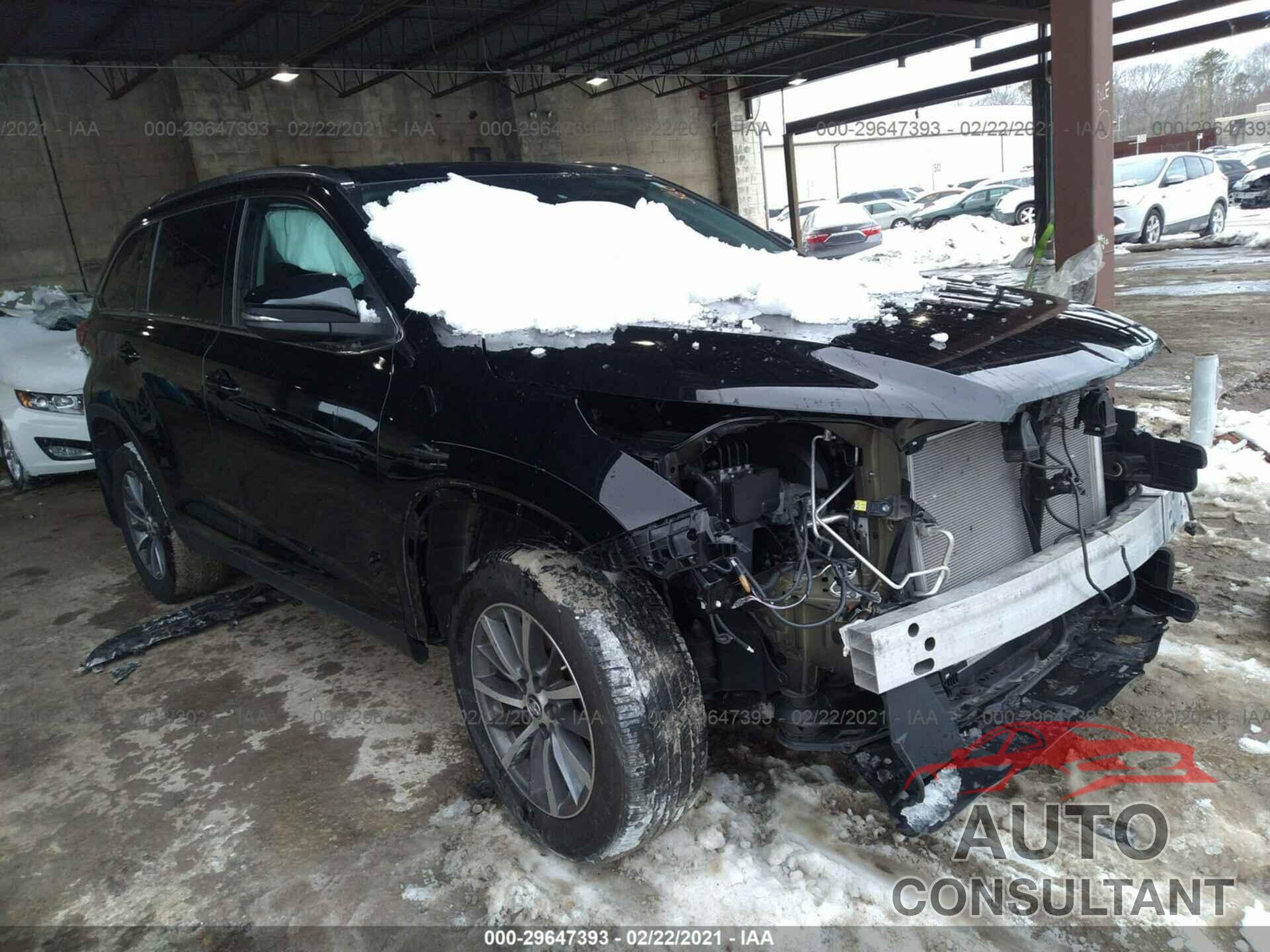 TOYOTA HIGHLANDER 2019 - 5TDJZRFH4KS590795