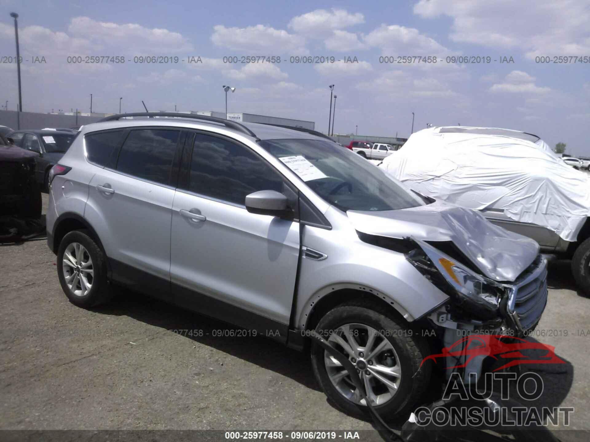 FORD ESCAPE 2018 - 1FMCU0HD6JUB11991
