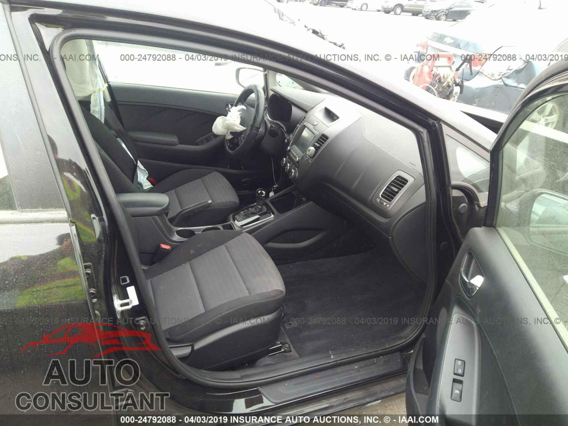 KIA FORTE 2018 - 3KPFL4A79JE201764