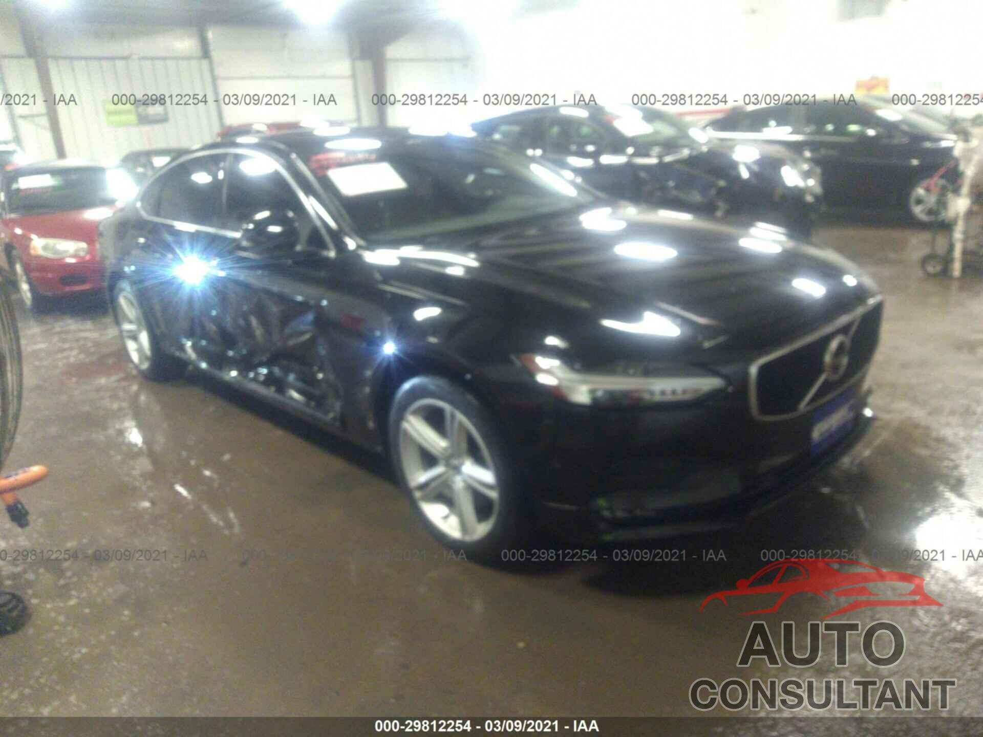 VOLVO S90 2018 - LVY982MK9JP016948