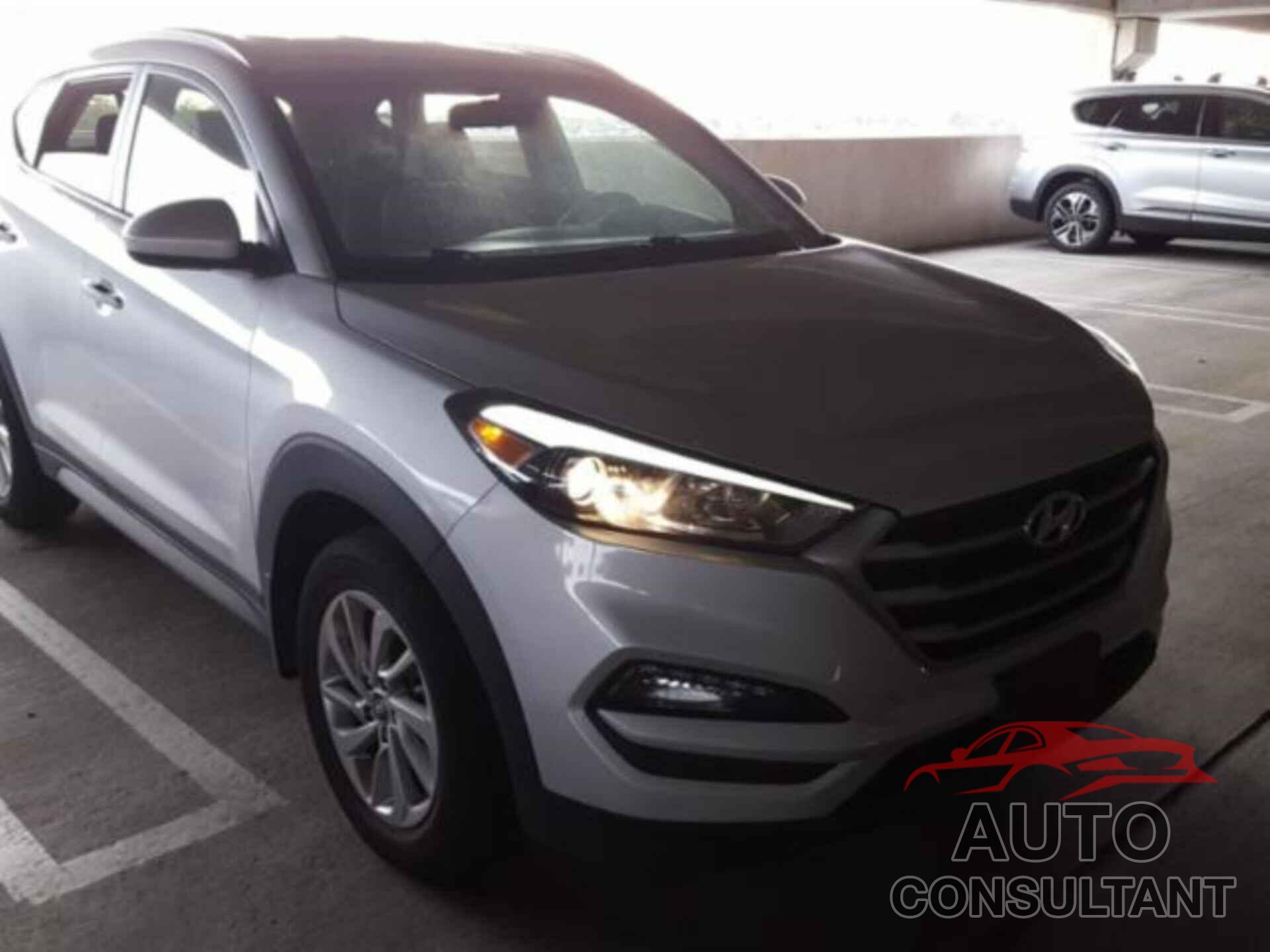 HYUNDAI TUCSON 2017 - KM8J3CA44HU300428