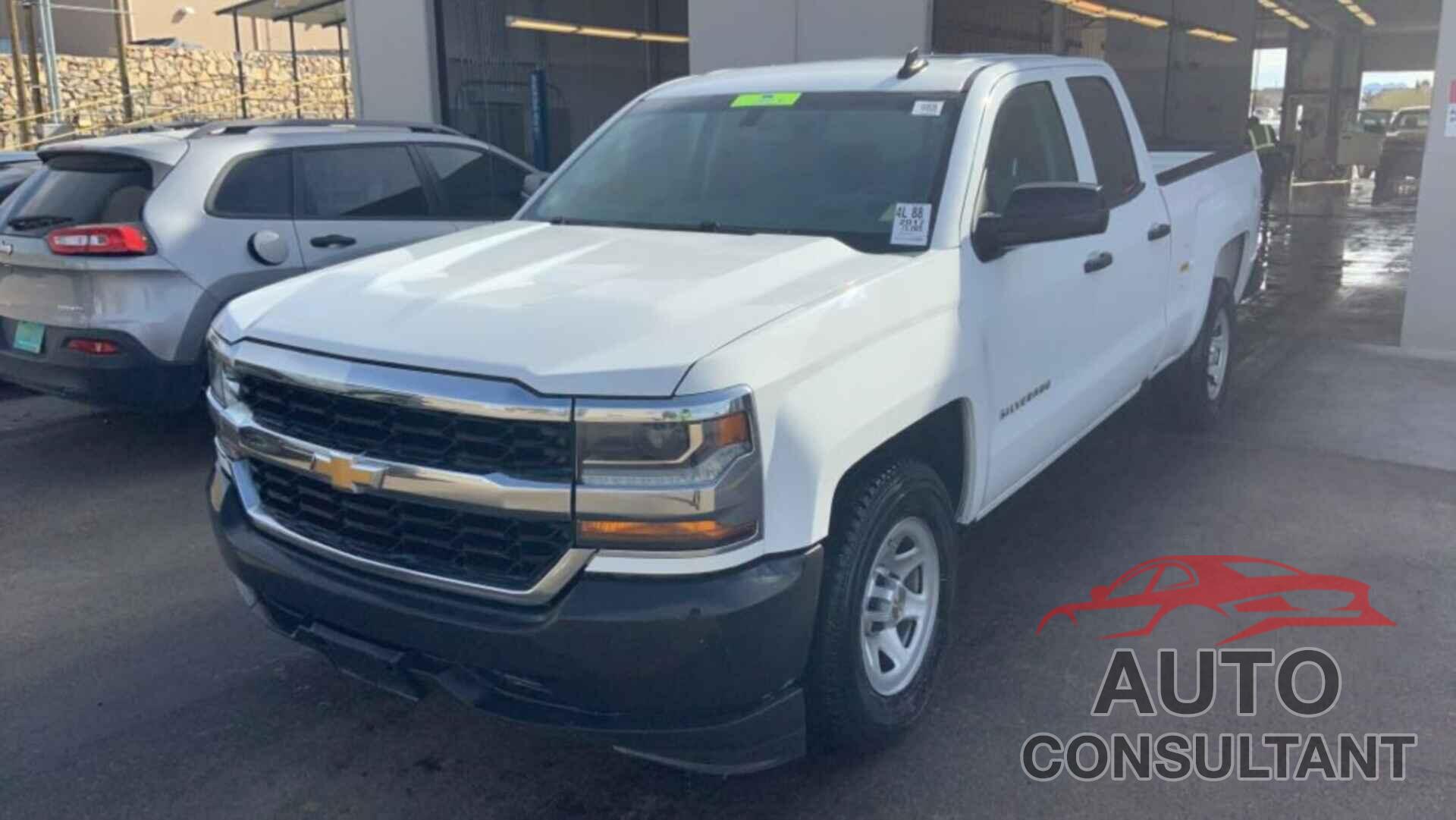 CHEVROLET SILVERADO 1500 2017 - 1GCRCNEC2HZ182760