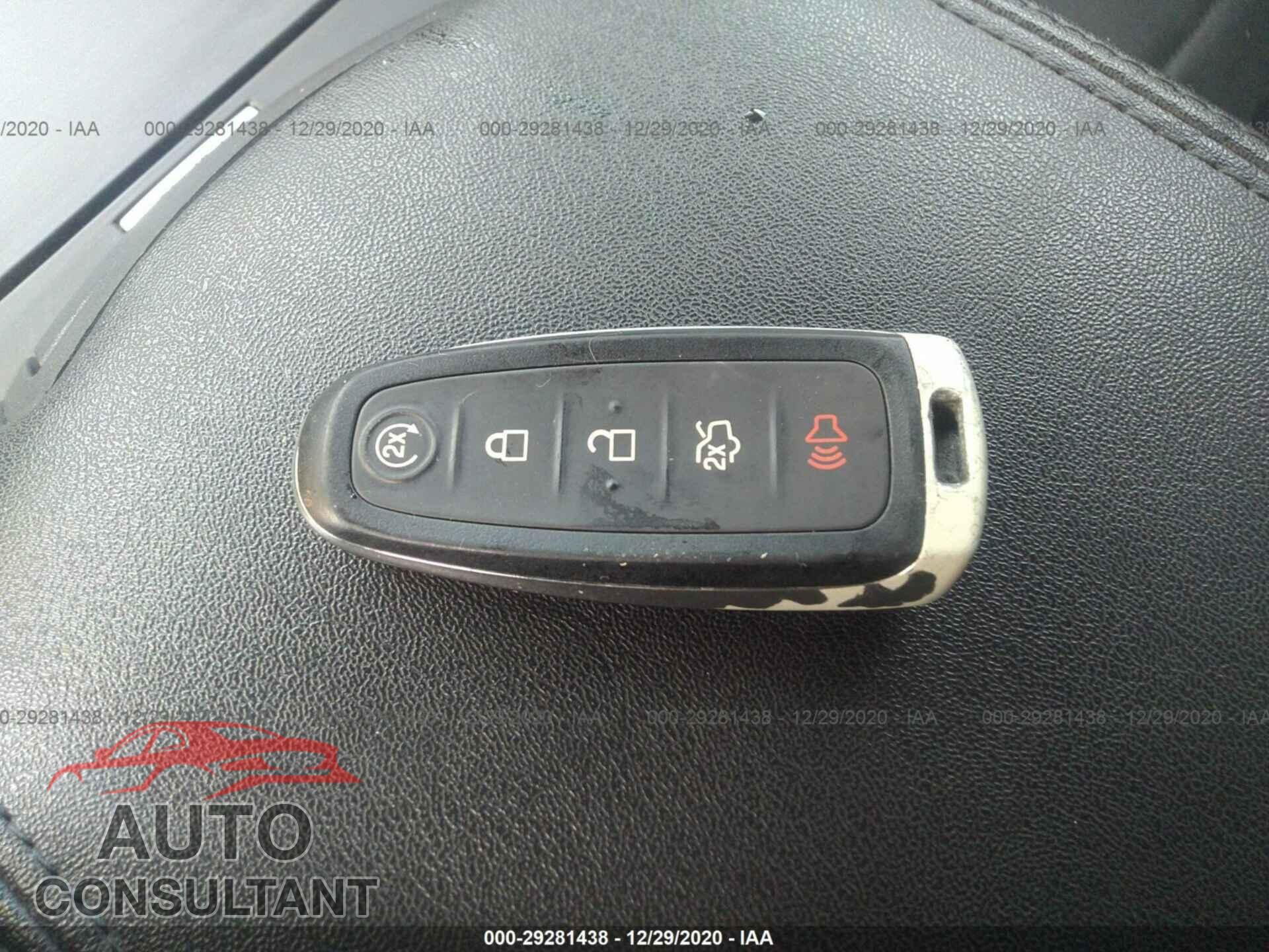 FORD TAURUS 2017 - 1FAHP2E80HG106515