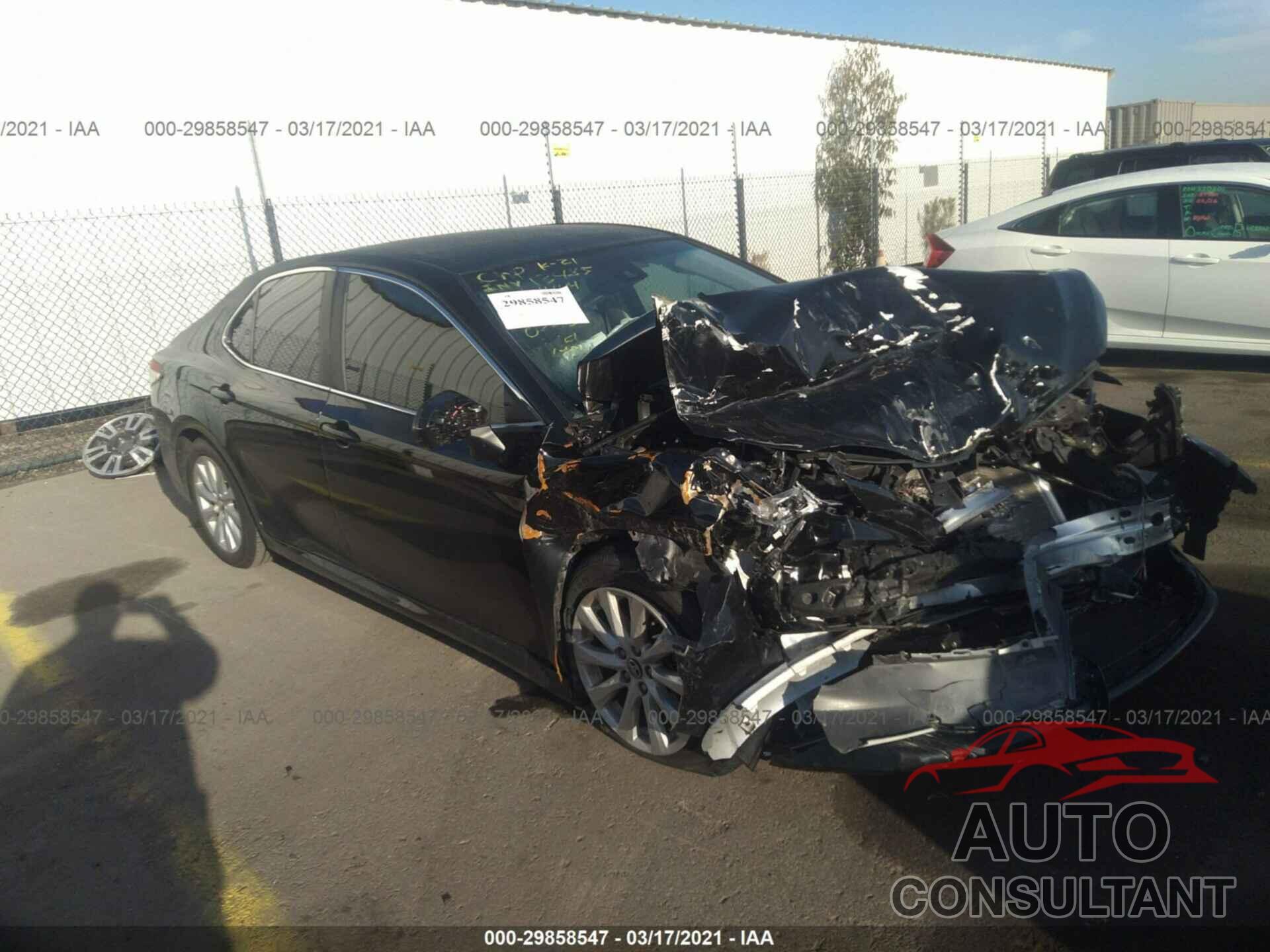 TOYOTA CAMRY 2018 - 4T1B11HK7JU571444