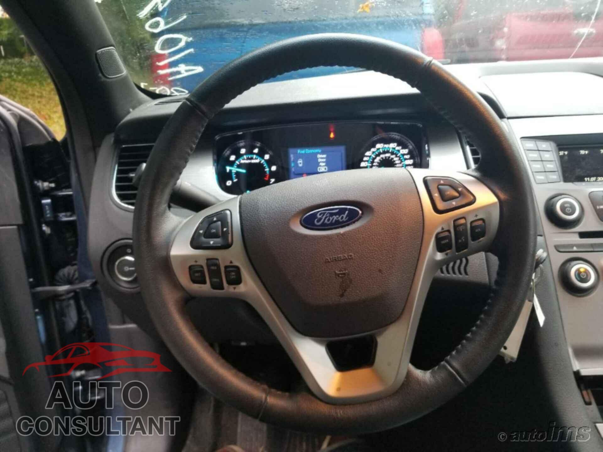 FORD TAURUS 2018 - 1FAHP2E87JG124046