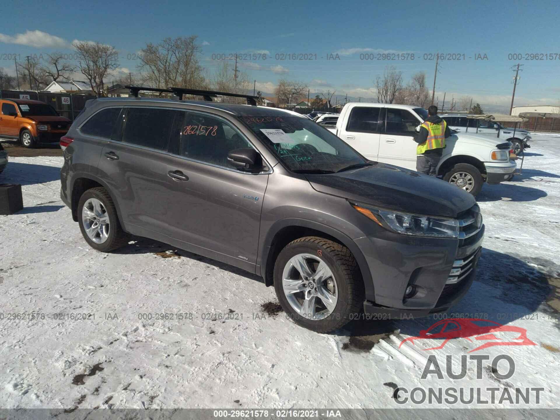TOYOTA HIGHLANDER 2019 - 5TDDGRFH9KS053942