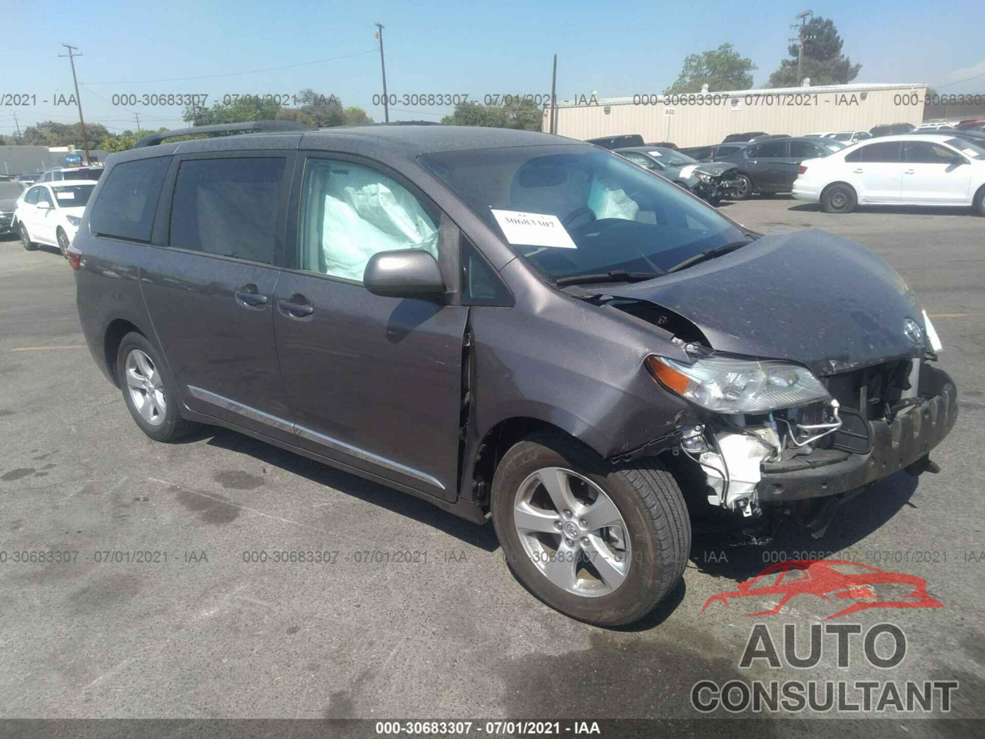 TOYOTA SIENNA 2017 - 5TDKZ3DC4HS787614