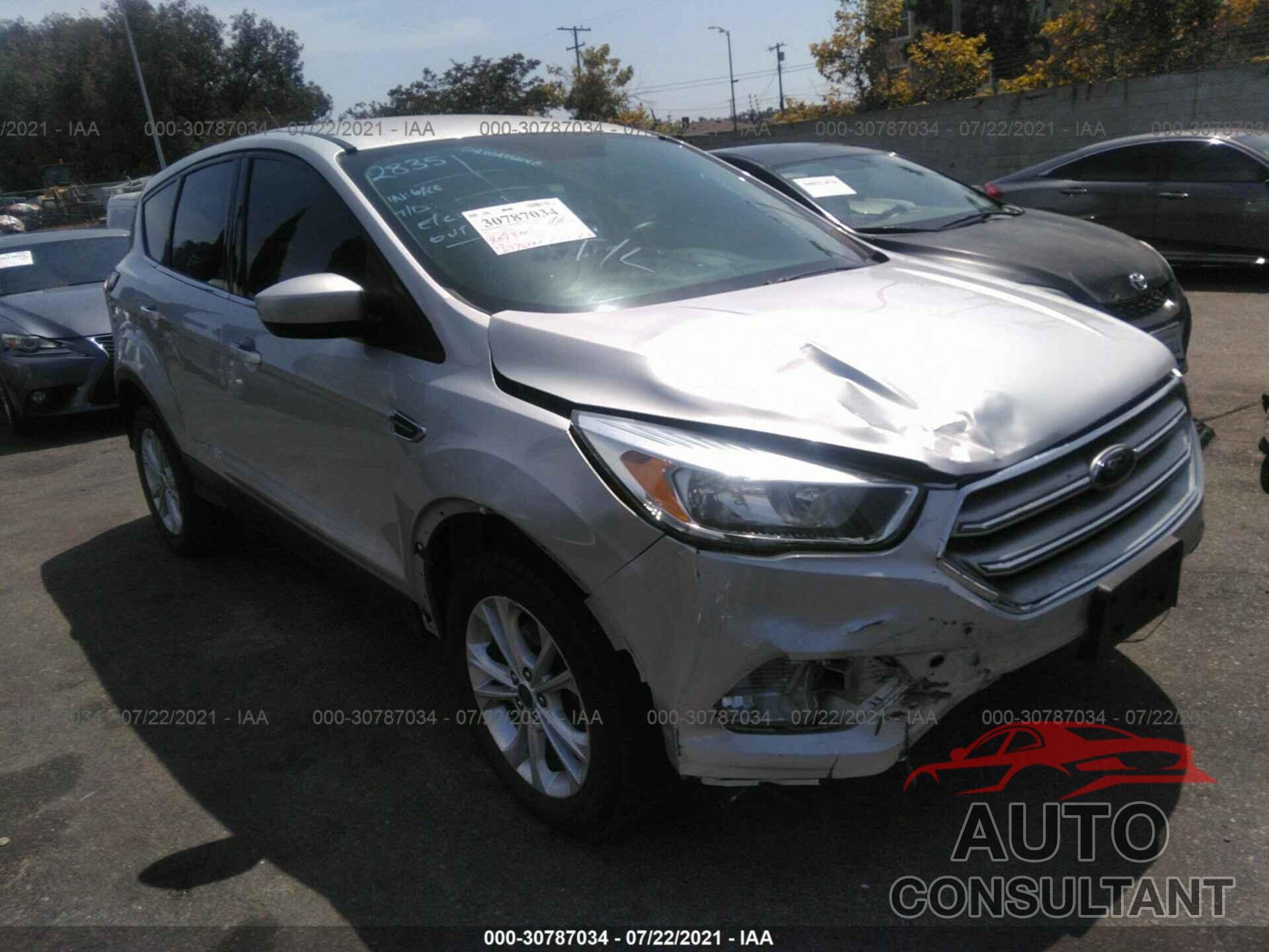 FORD ESCAPE 2017 - 1FMCU0GD5HUE38880