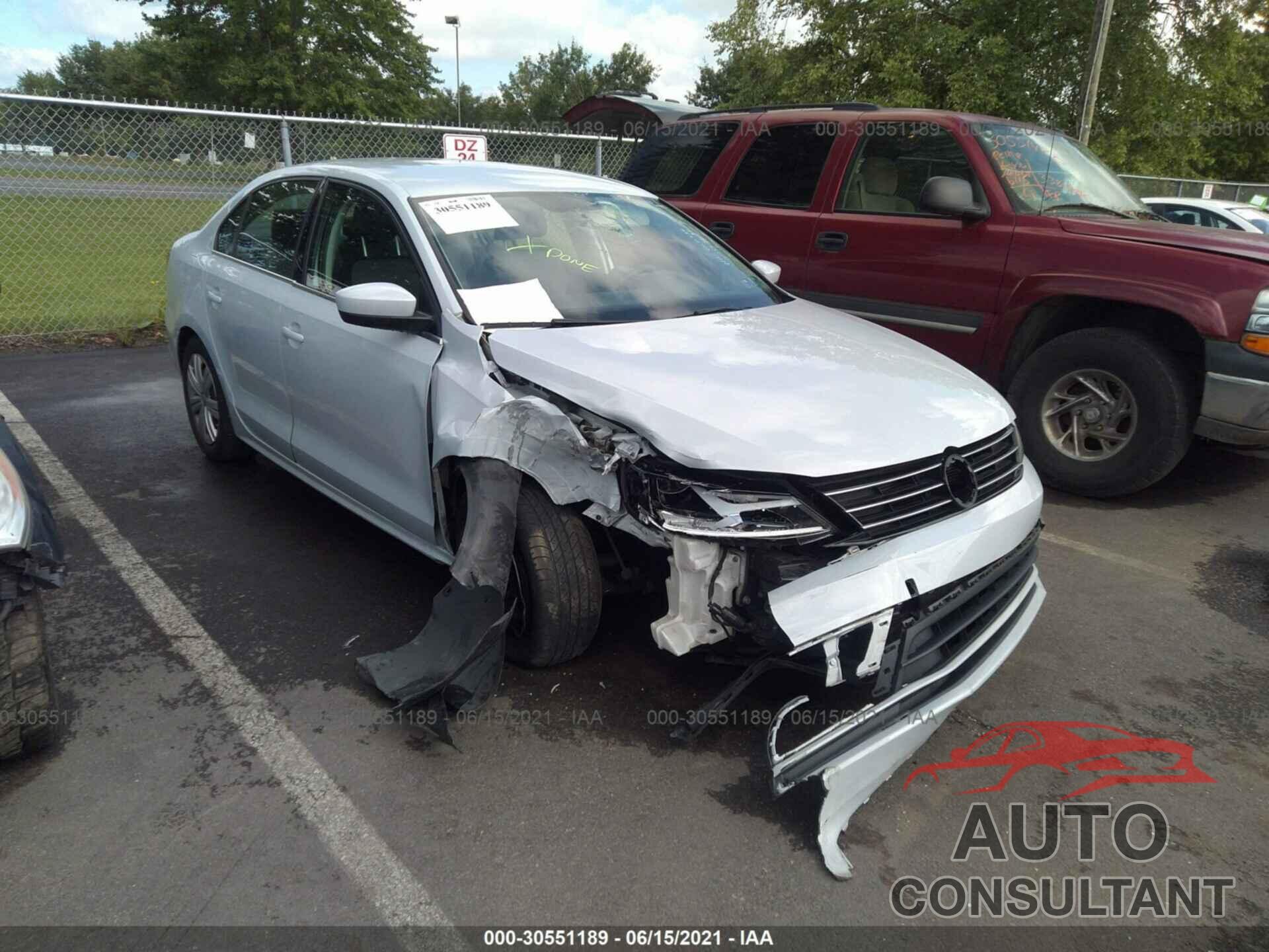 VOLKSWAGEN JETTA 2017 - 3VW2B7AJ7HM330632