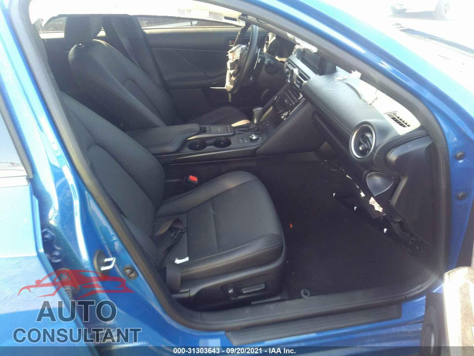 LEXUS IS 2021 - JTHCA1D25M5109217