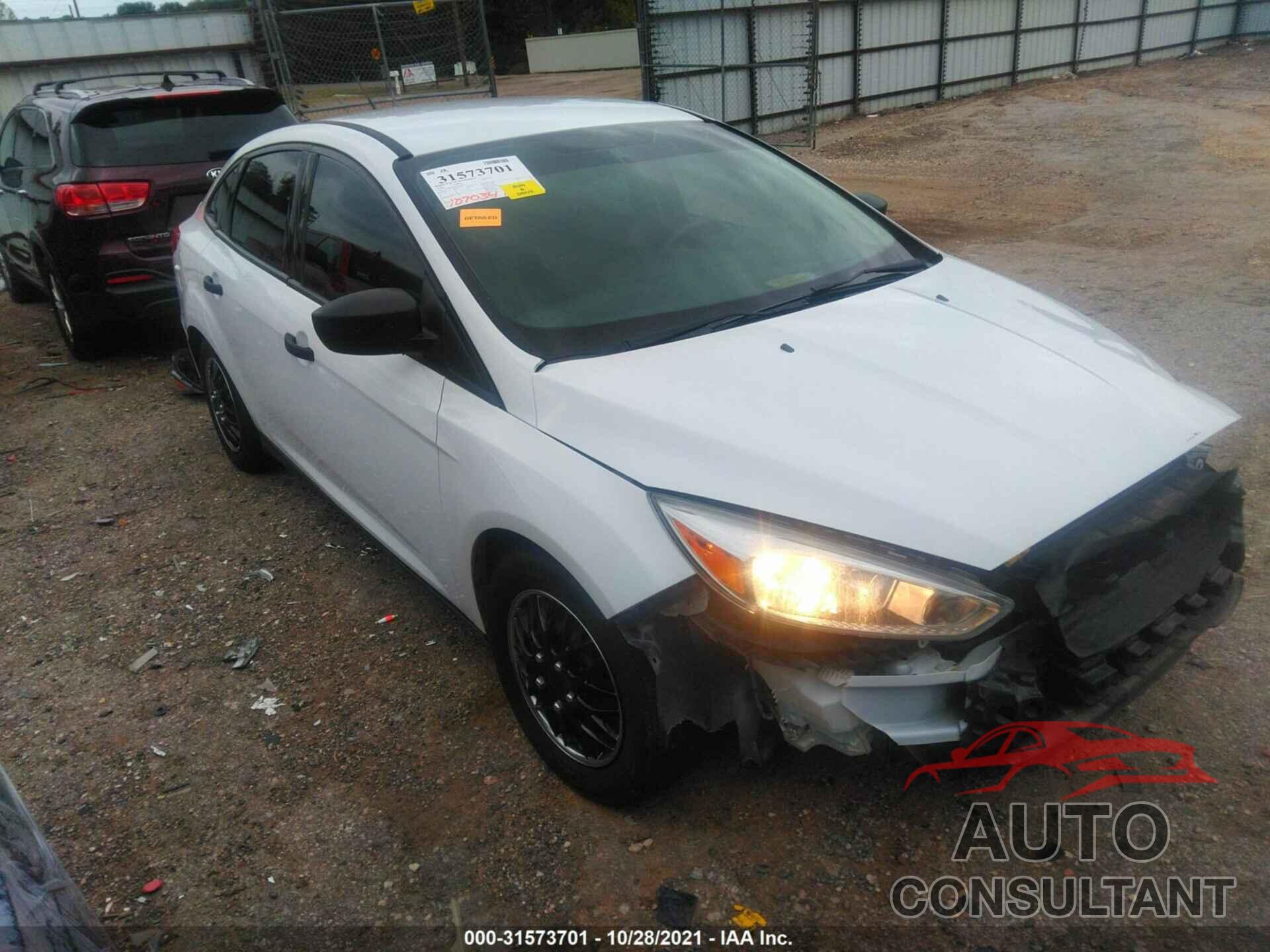 FORD FOCUS 2016 - 1FADP3E24GL231992