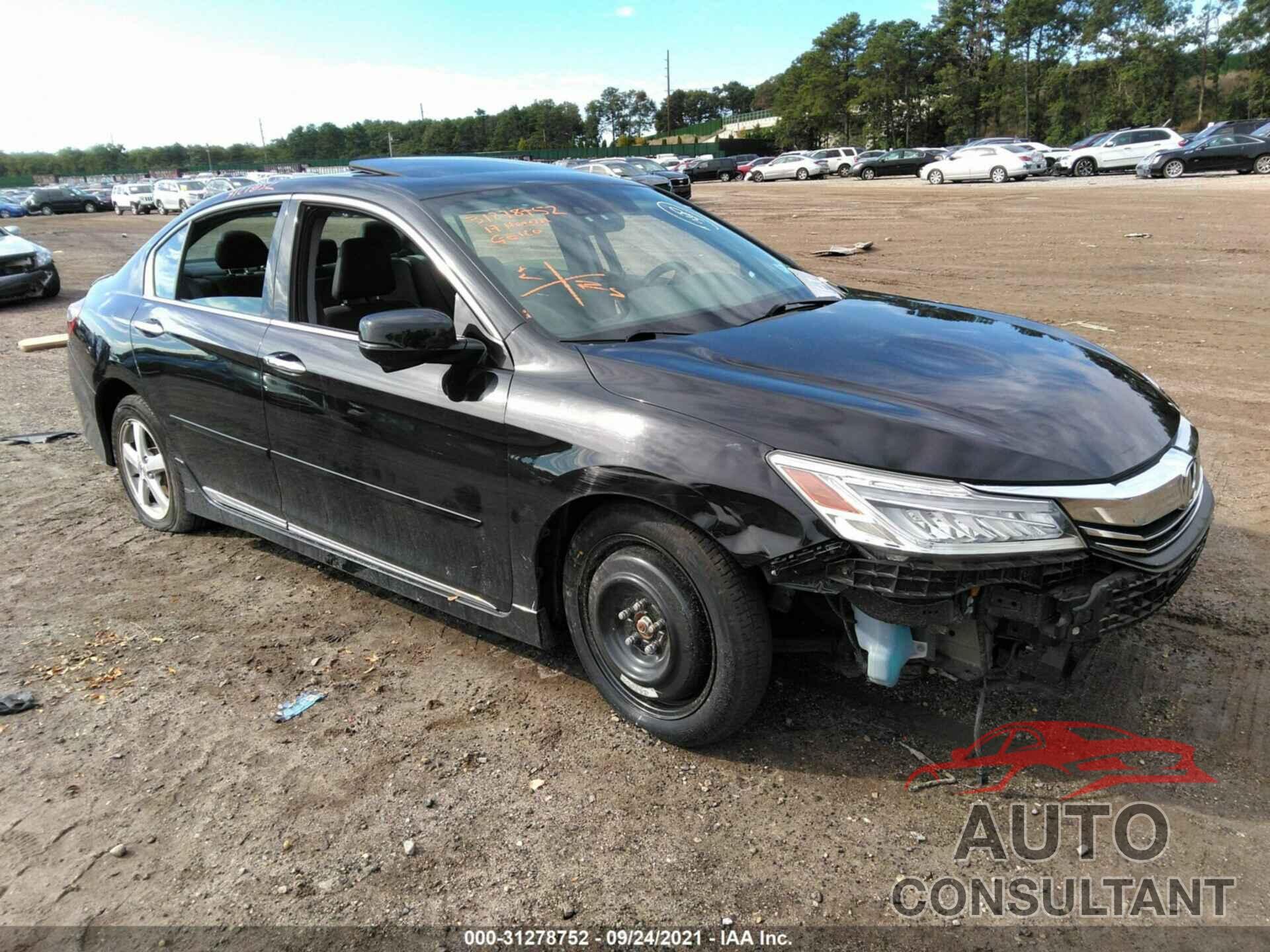 HONDA ACCORD SEDAN 2017 - 1HGCR3F94HA008006