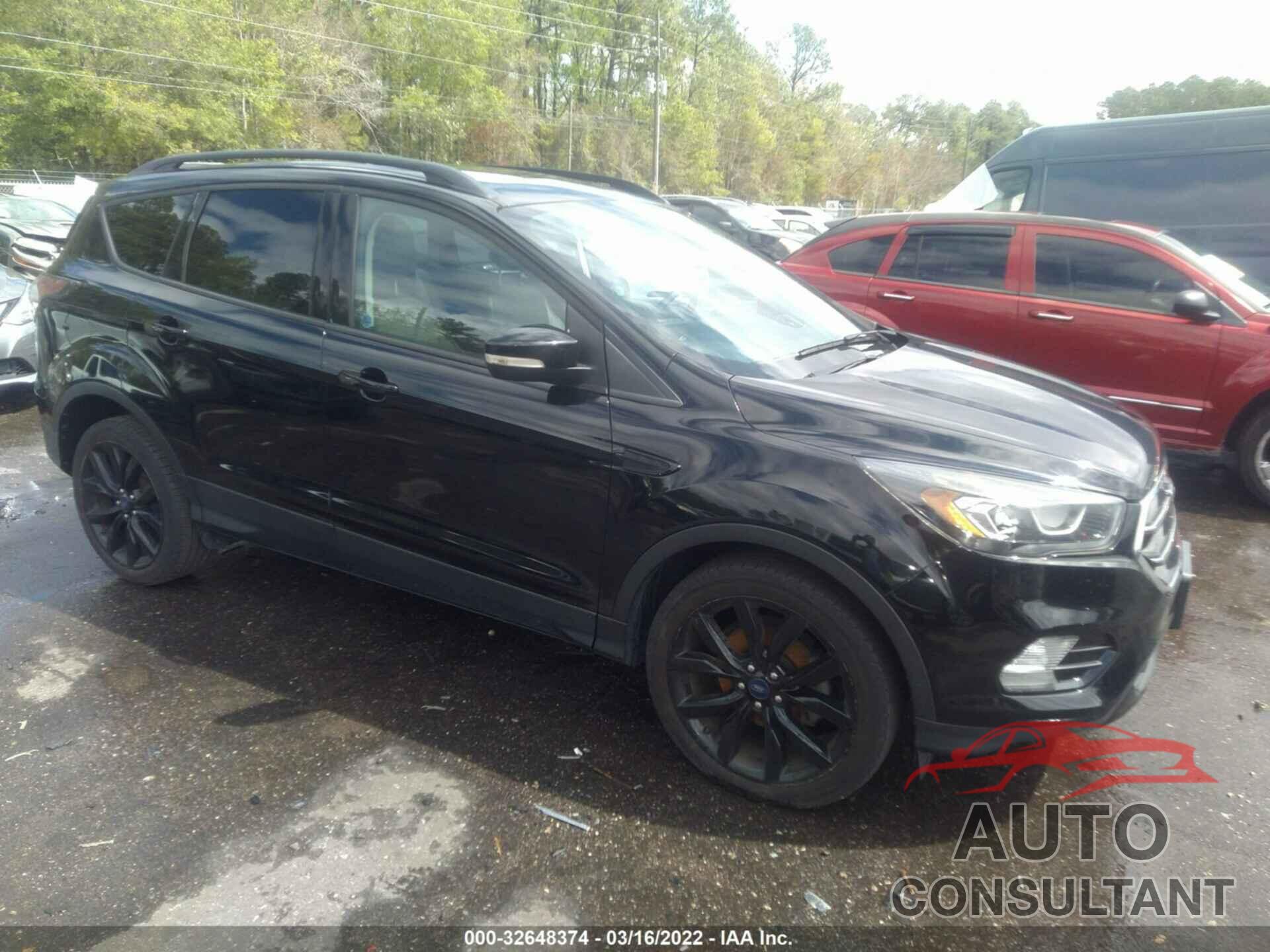 FORD ESCAPE 2017 - 1FMCU0JD8HUA48459