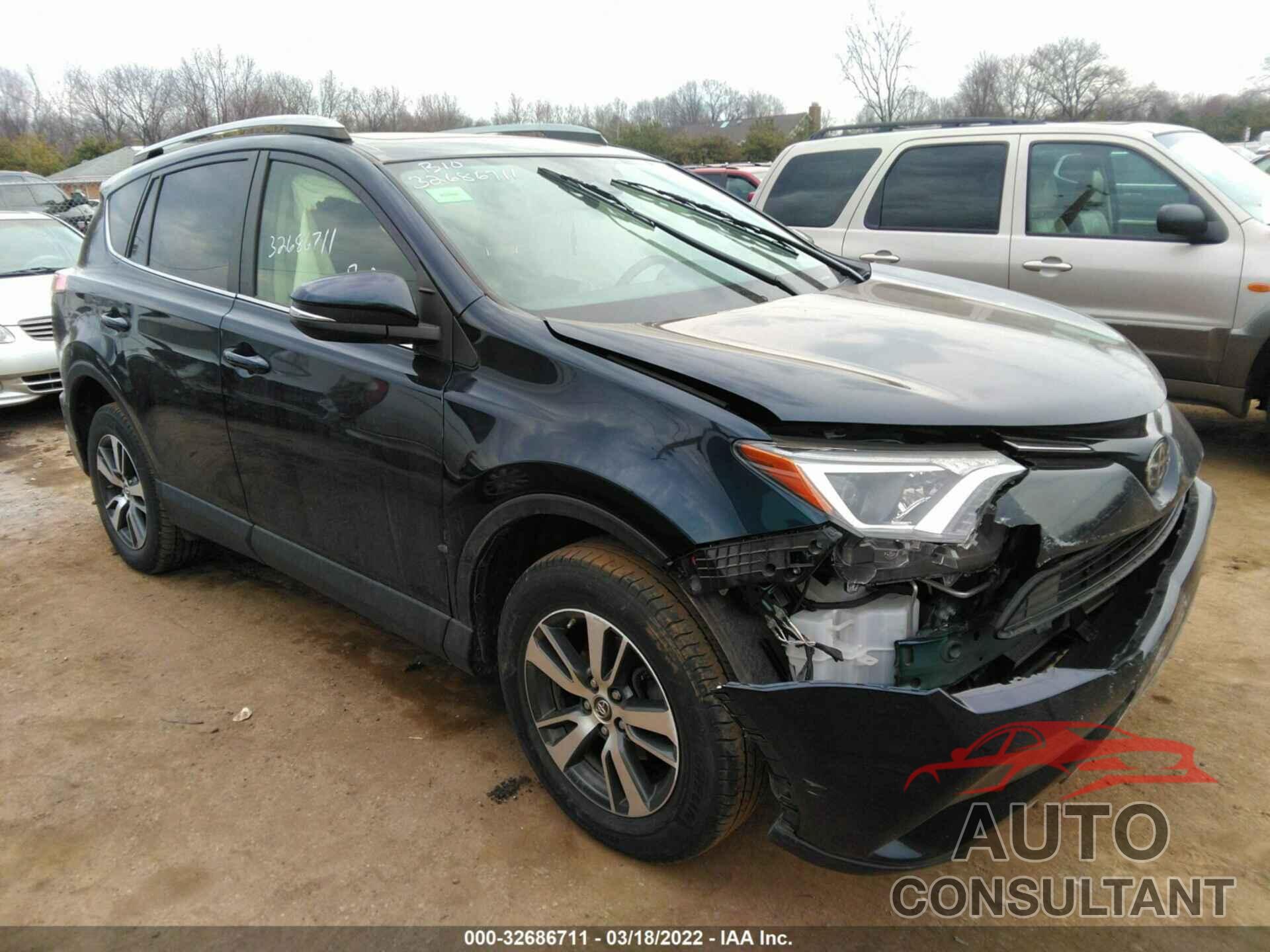 TOYOTA RAV4 2018 - JTMRFREV8JJ747646