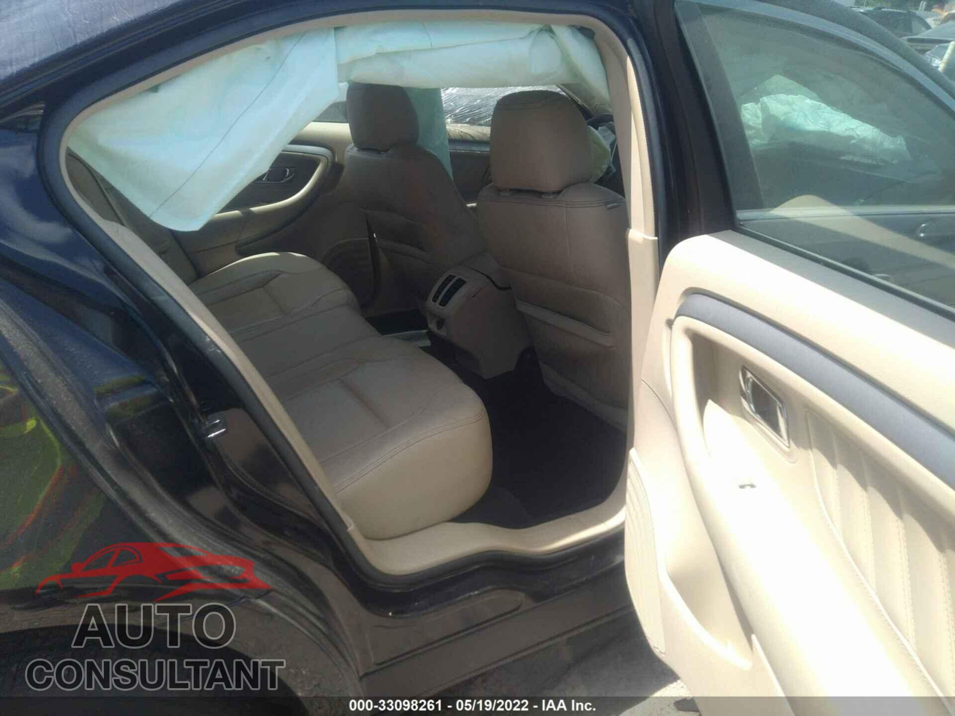 FORD TAURUS 2017 - 1FAHP2E88HG110246