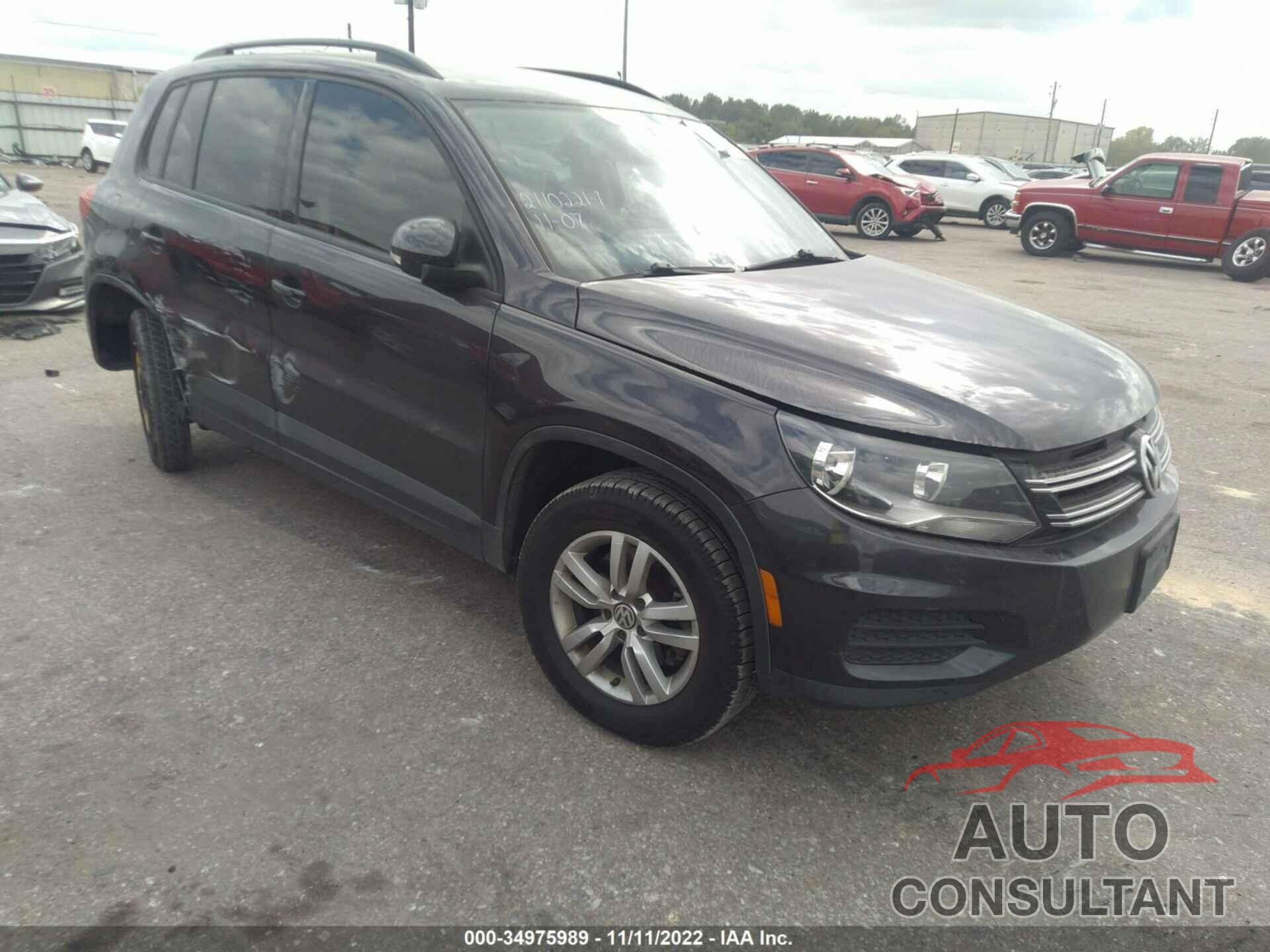 VOLKSWAGEN TIGUAN 2016 - WVGBV7AX3GW582337