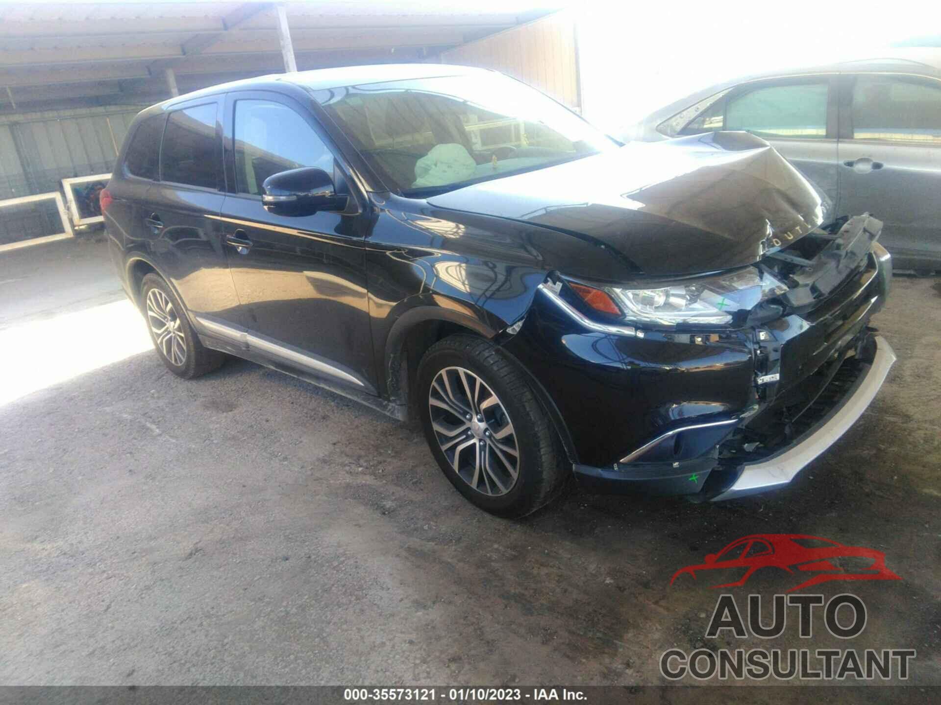 MITSUBISHI OUTLANDER 2018 - JA4AD3A30JZ052786