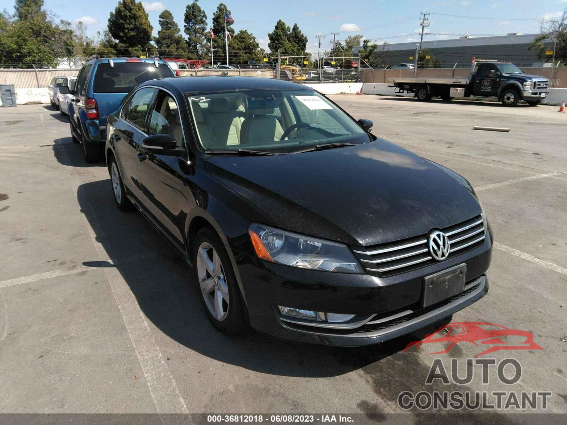 VOLKSWAGEN PASSAT 2015 - 1VWAT7A38FC080357