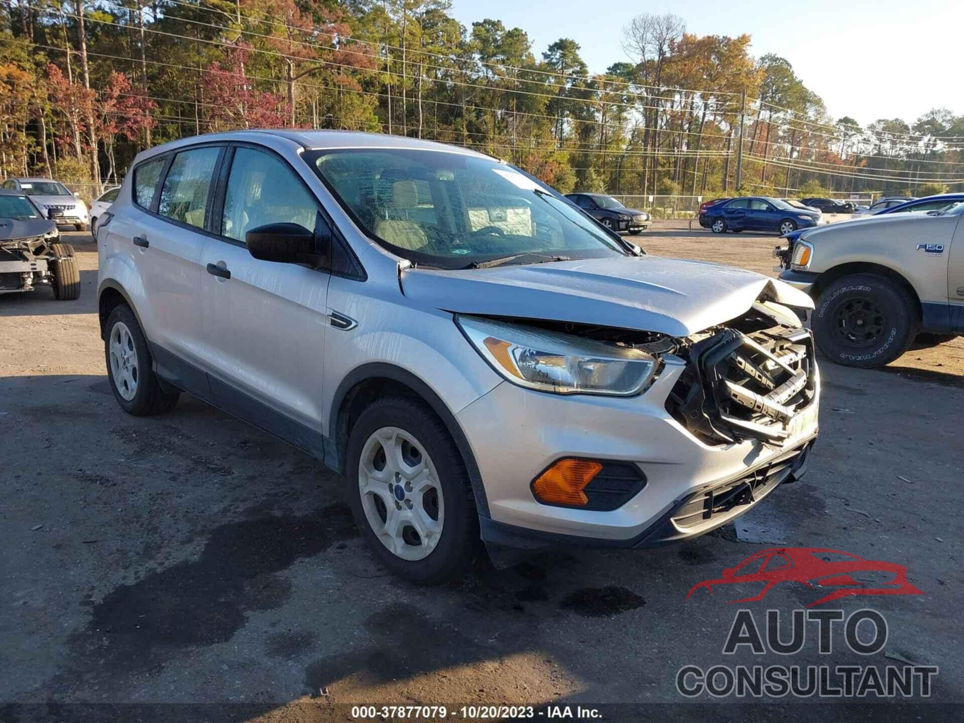 FORD ESCAPE 2017 - 1FMCU0F73HUC93043