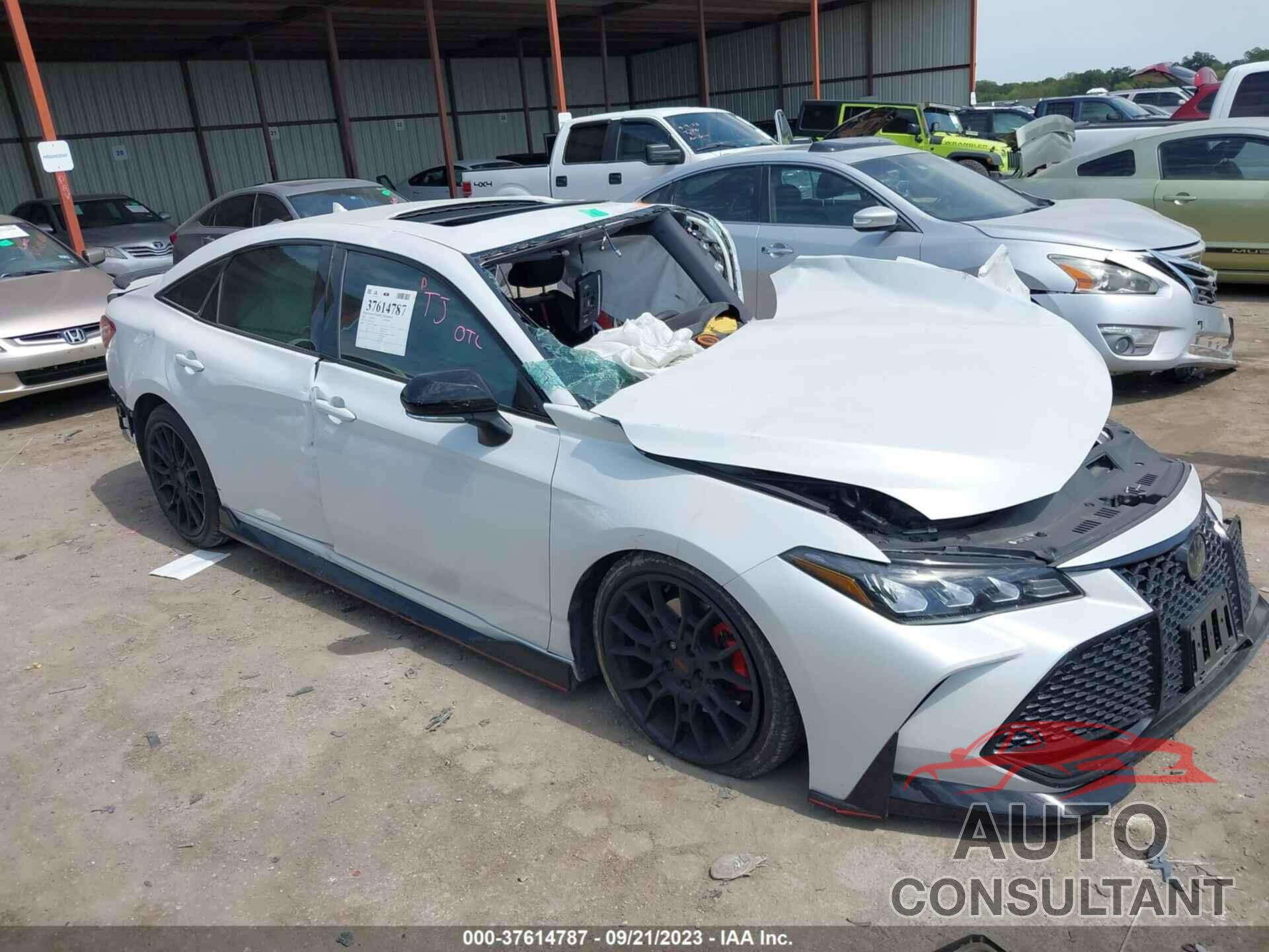 TOYOTA AVALON 2020 - 4T1FZ1FB4LU053145