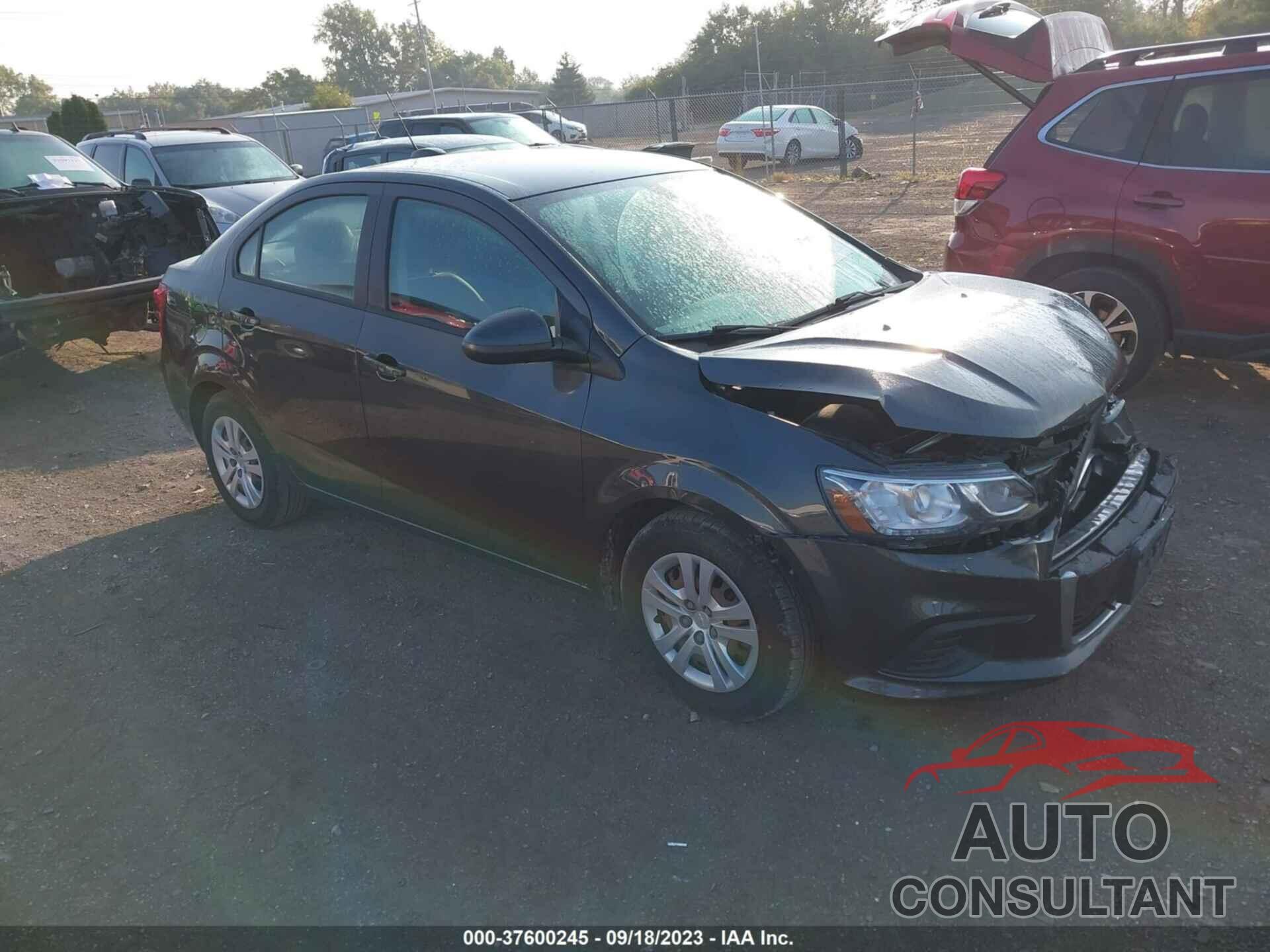 CHEVROLET SONIC 2017 - 1G1JB5SH1H4167818