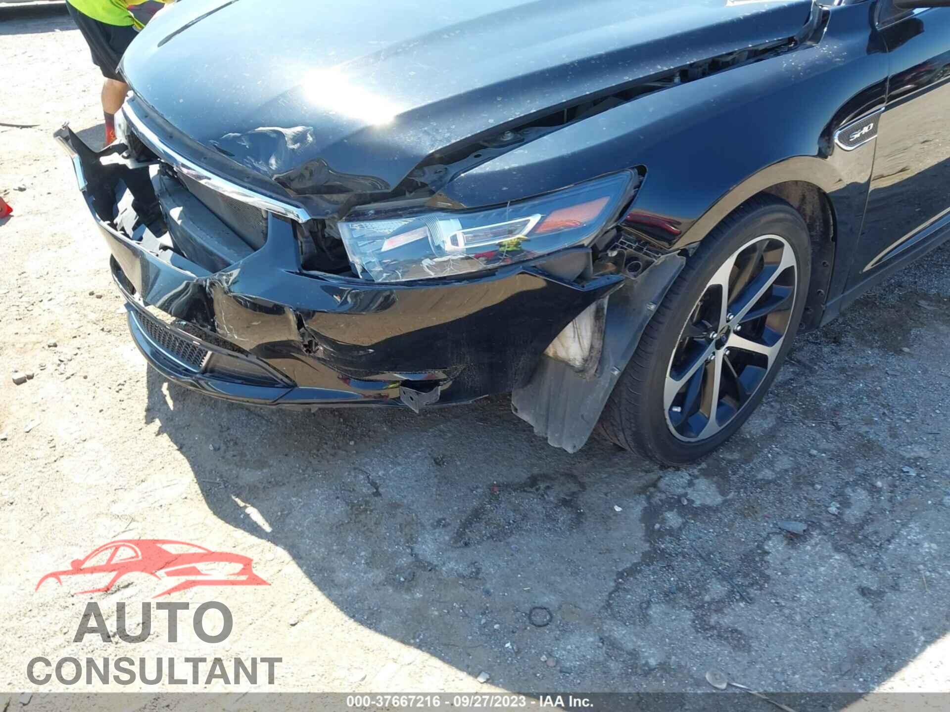 FORD TAURUS 2016 - 1FAHP2KT4GG135796