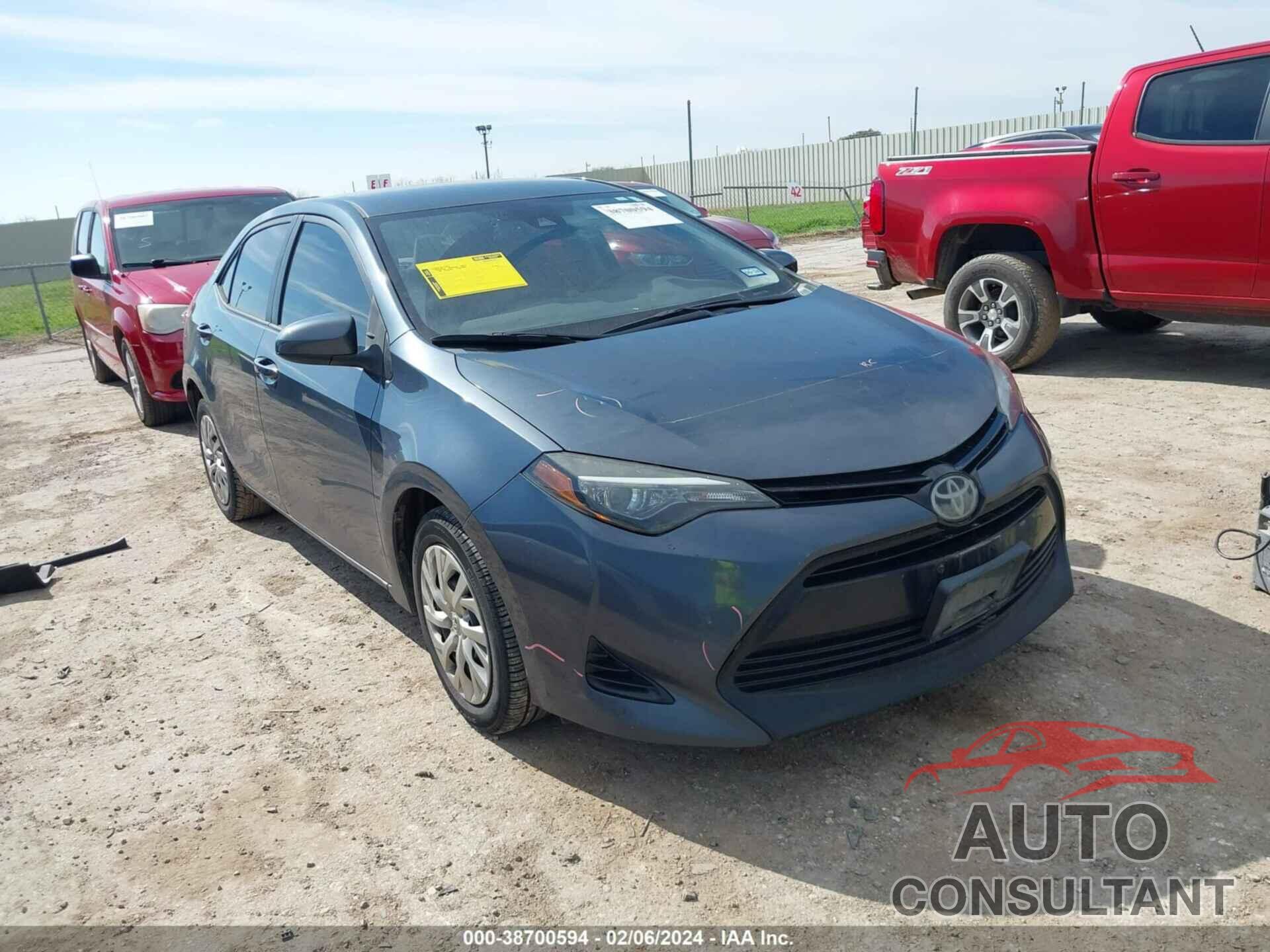 TOYOTA COROLLA 2018 - 5YFBURHE7JP810394
