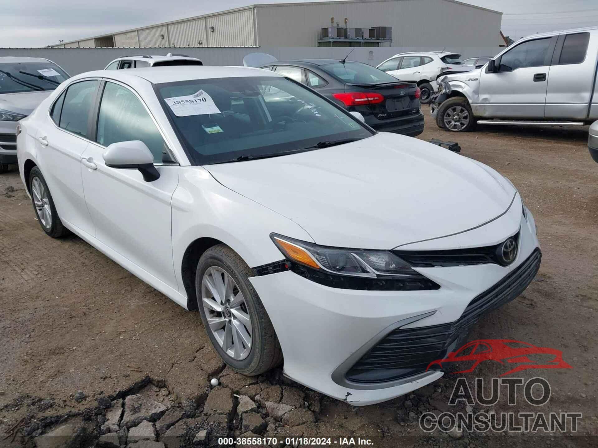 TOYOTA CAMRY 2021 - 4T1C11AK0MU445817