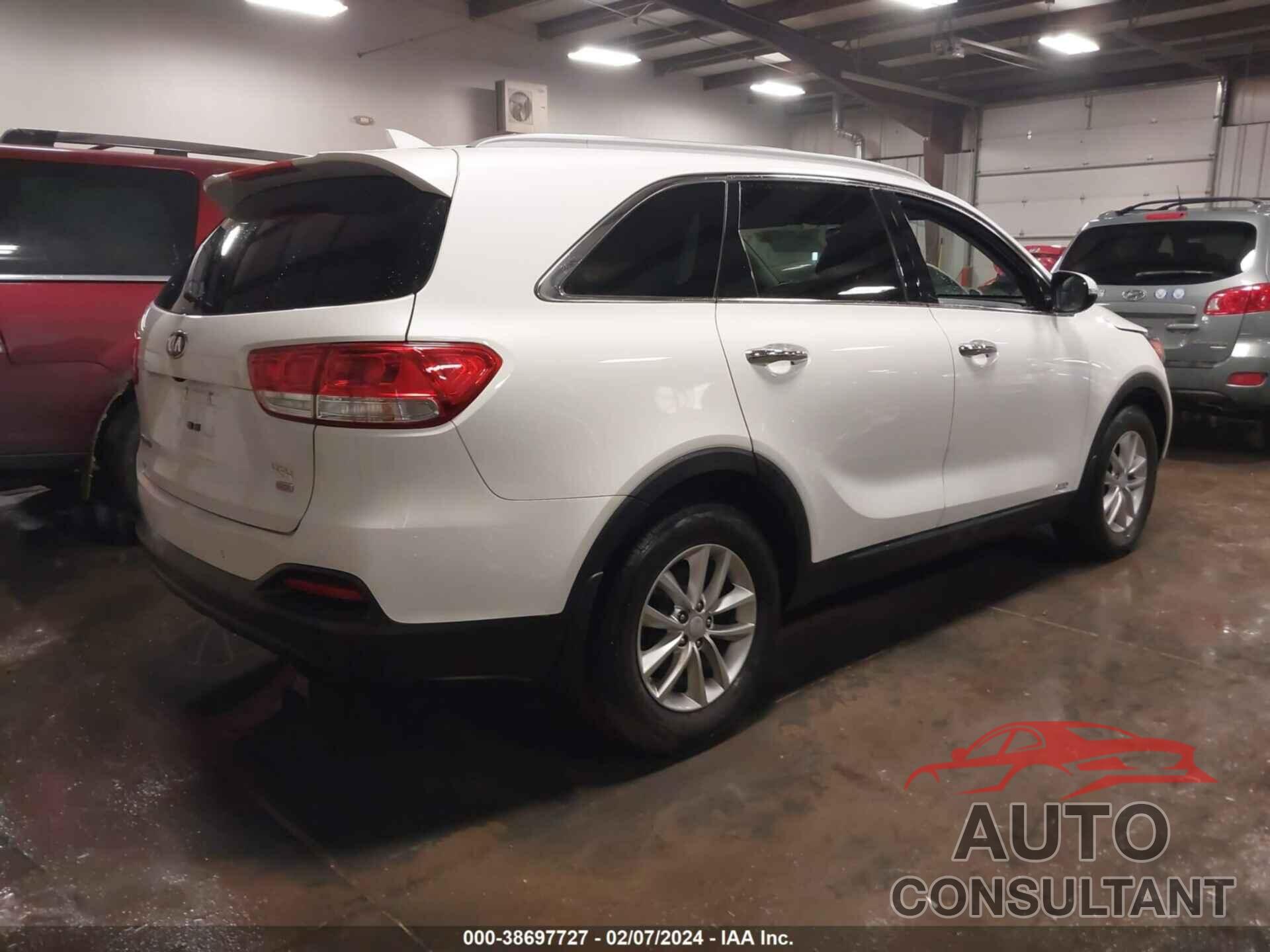 KIA SORENTO 2017 - 5XYPGDA39HG325648