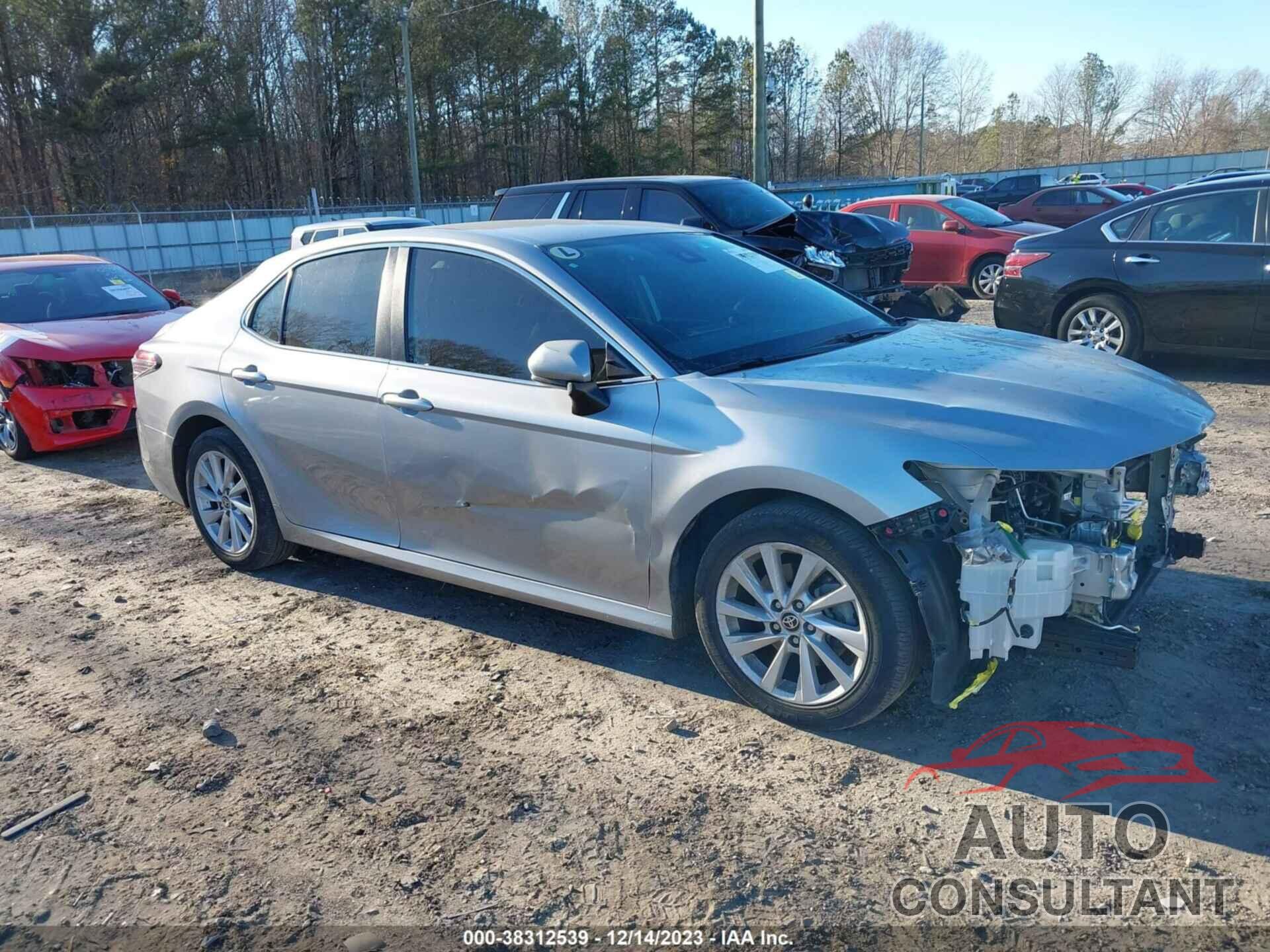 TOYOTA CAMRY 2022 - 4T1C11AK4NU005326