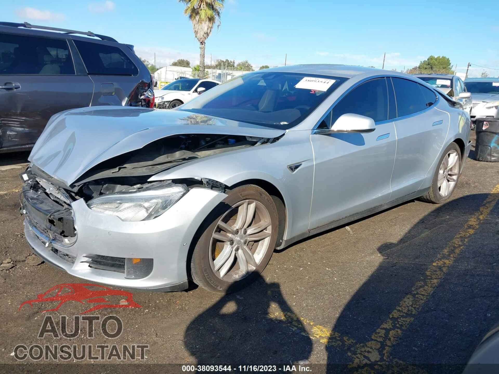 TESLA MODEL S 2015 - 5YJSA1E24FF118455
