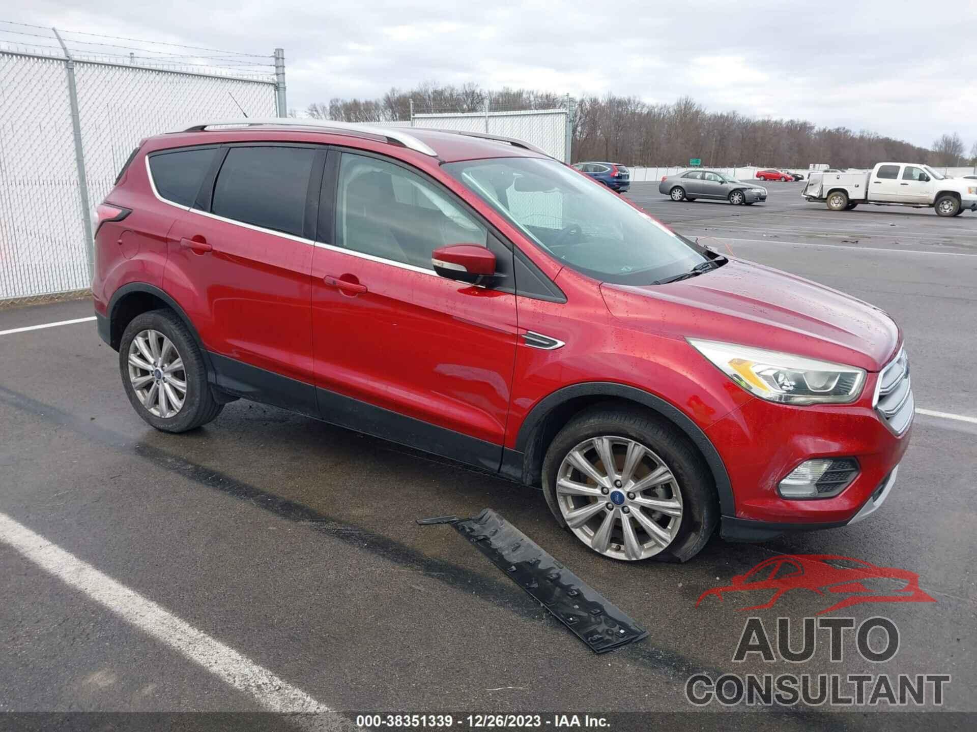 FORD ESCAPE 2017 - 1FMCU0JD5HUC09737