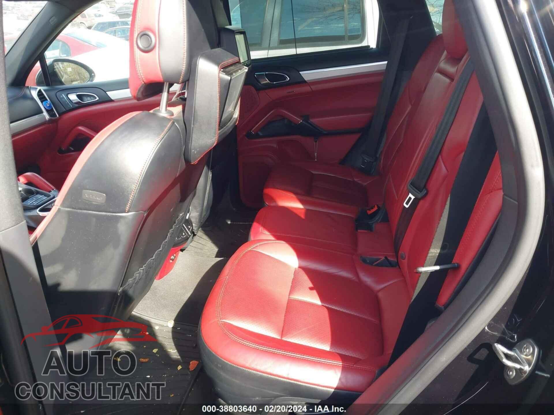 PORSCHE CAYENNE 2016 - WP1AA2A26GLA04607