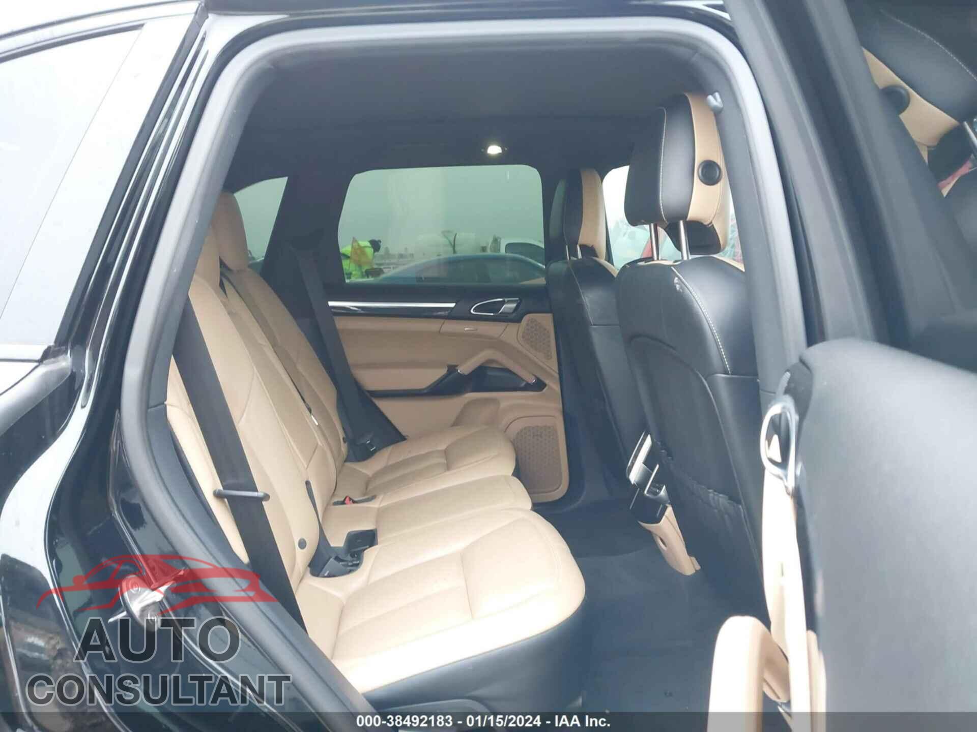 PORSCHE CAYENNE 2017 - WP1AA2A25HKA87938