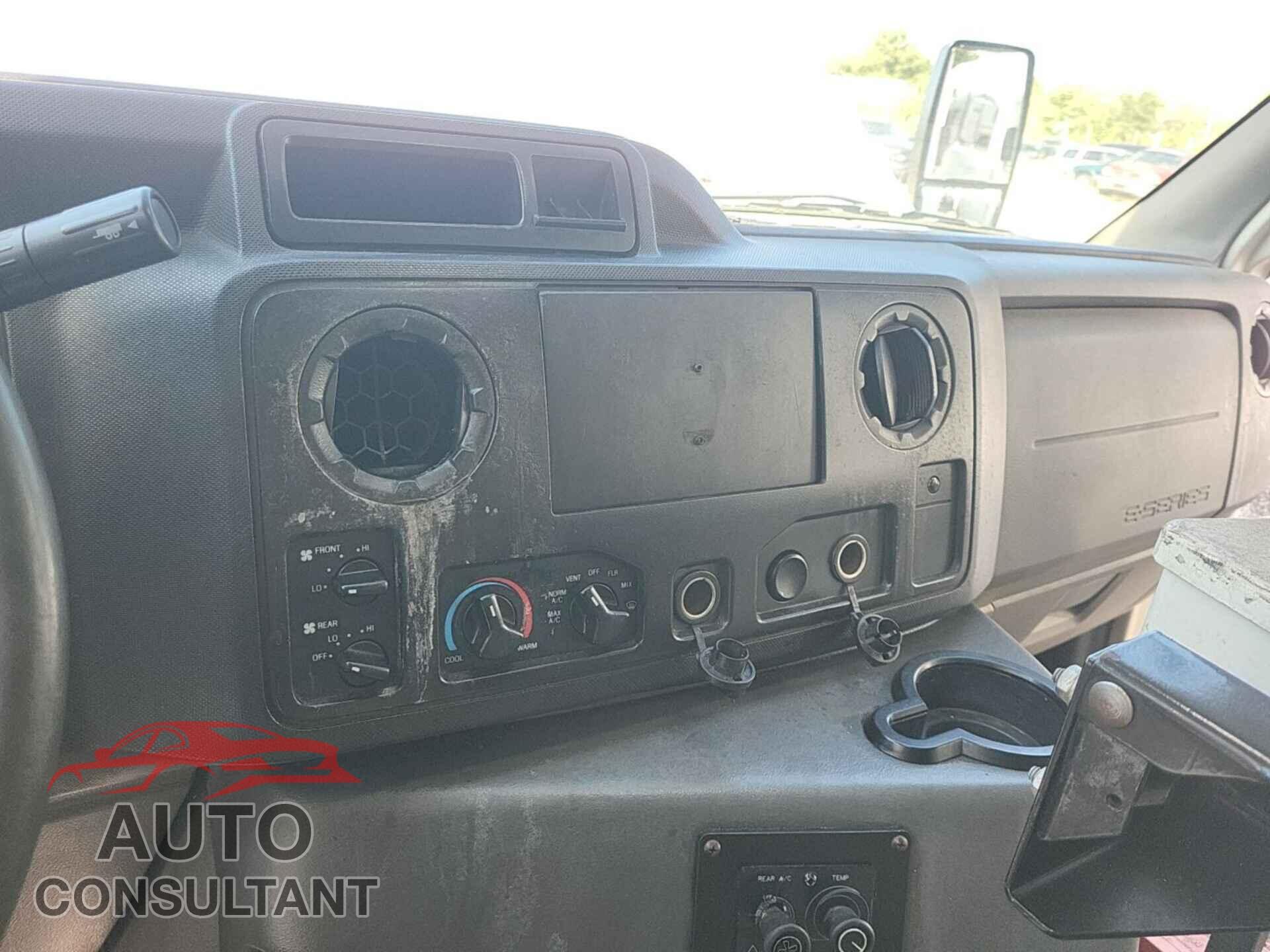 FORD E-450 CUTAWAY 2017 - 1FDFE4FS9HDC32009
