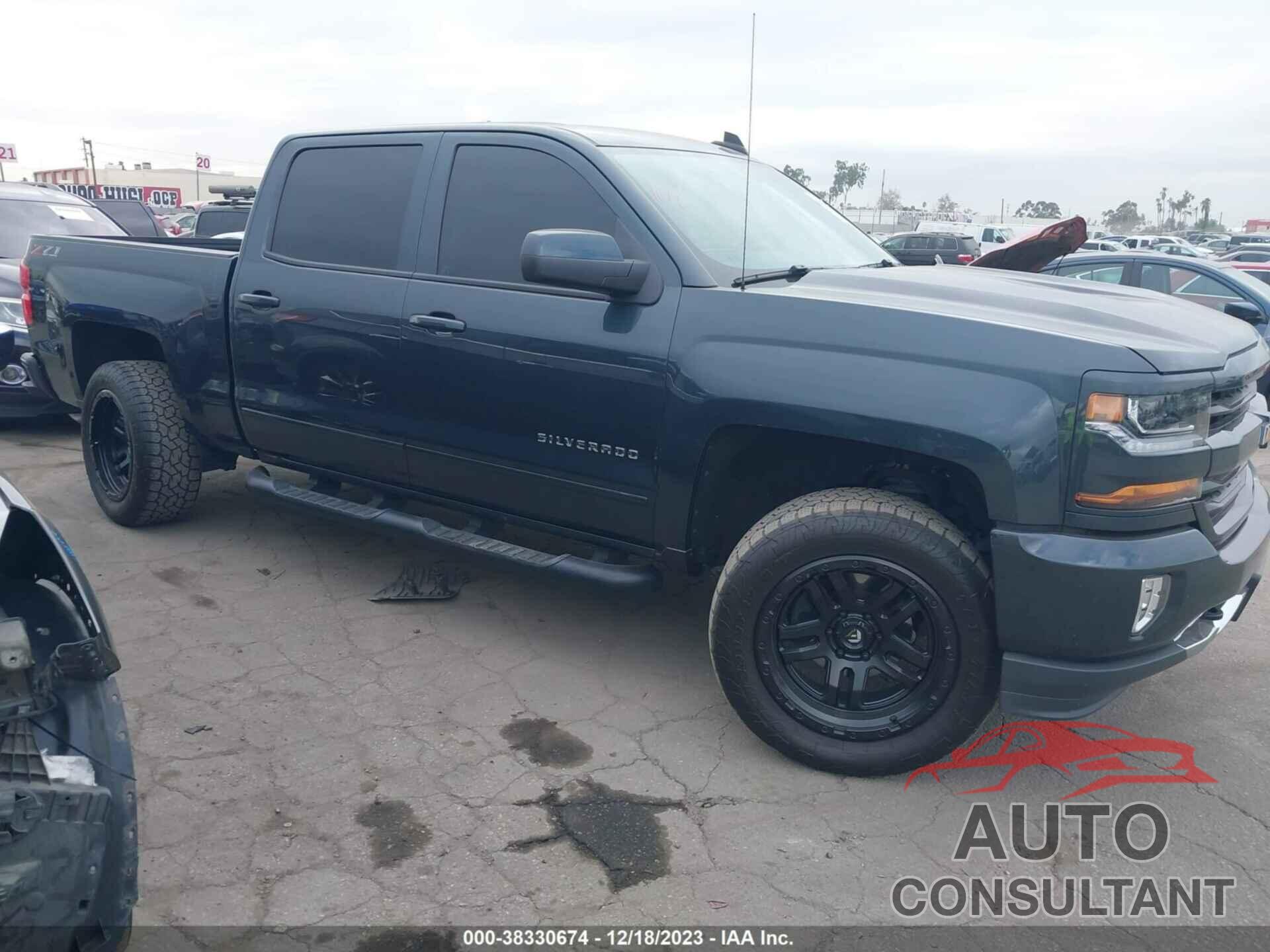 CHEVROLET SILVERADO 1500 2018 - 3GCUKREC6JG420121