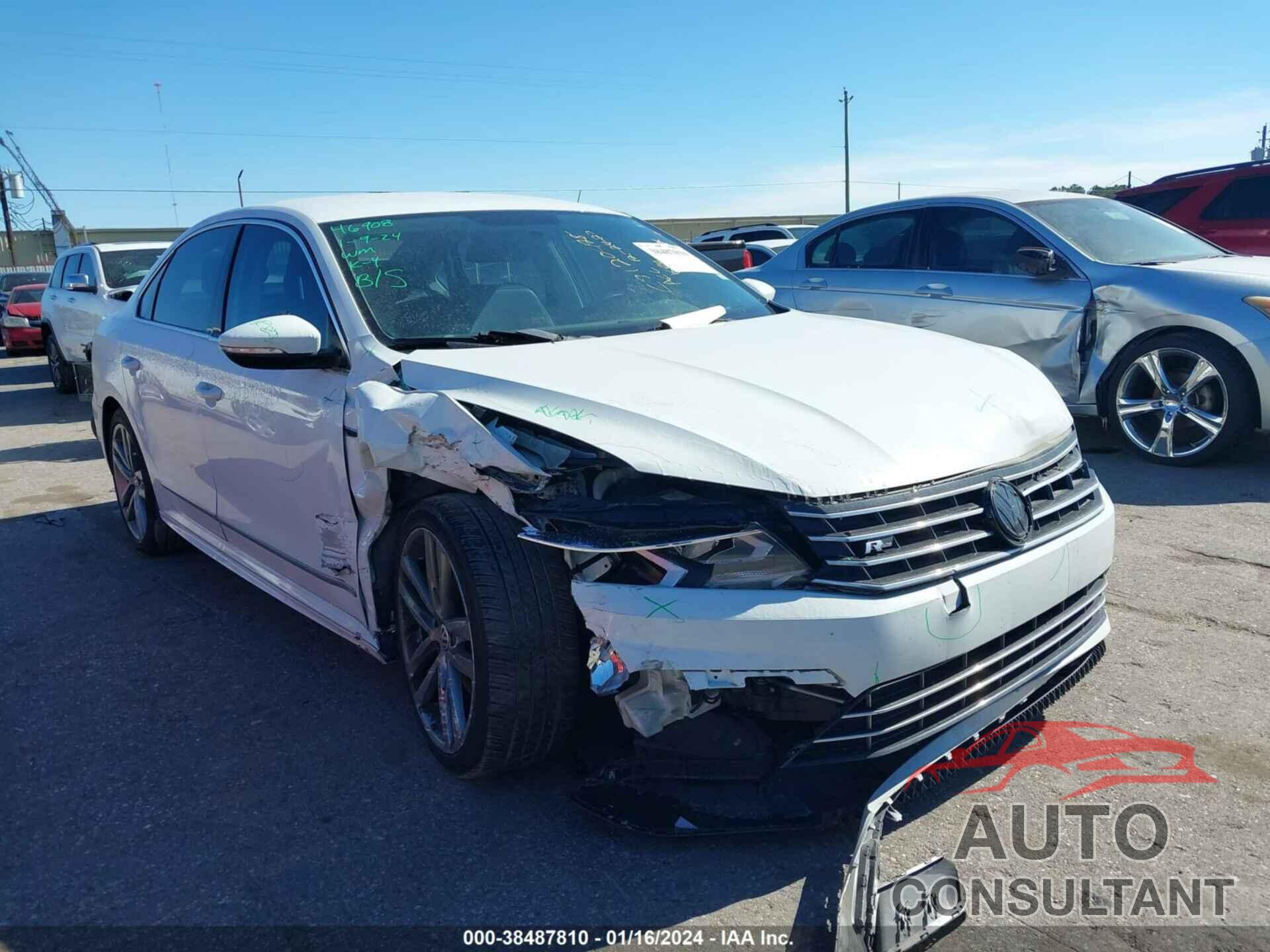 VOLKSWAGEN PASSAT 2017 - 1VWDT7A33HC076488