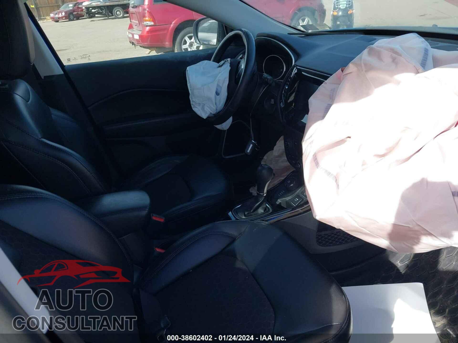 JEEP COMPASS 2020 - 3C4NJDBB4LT115989