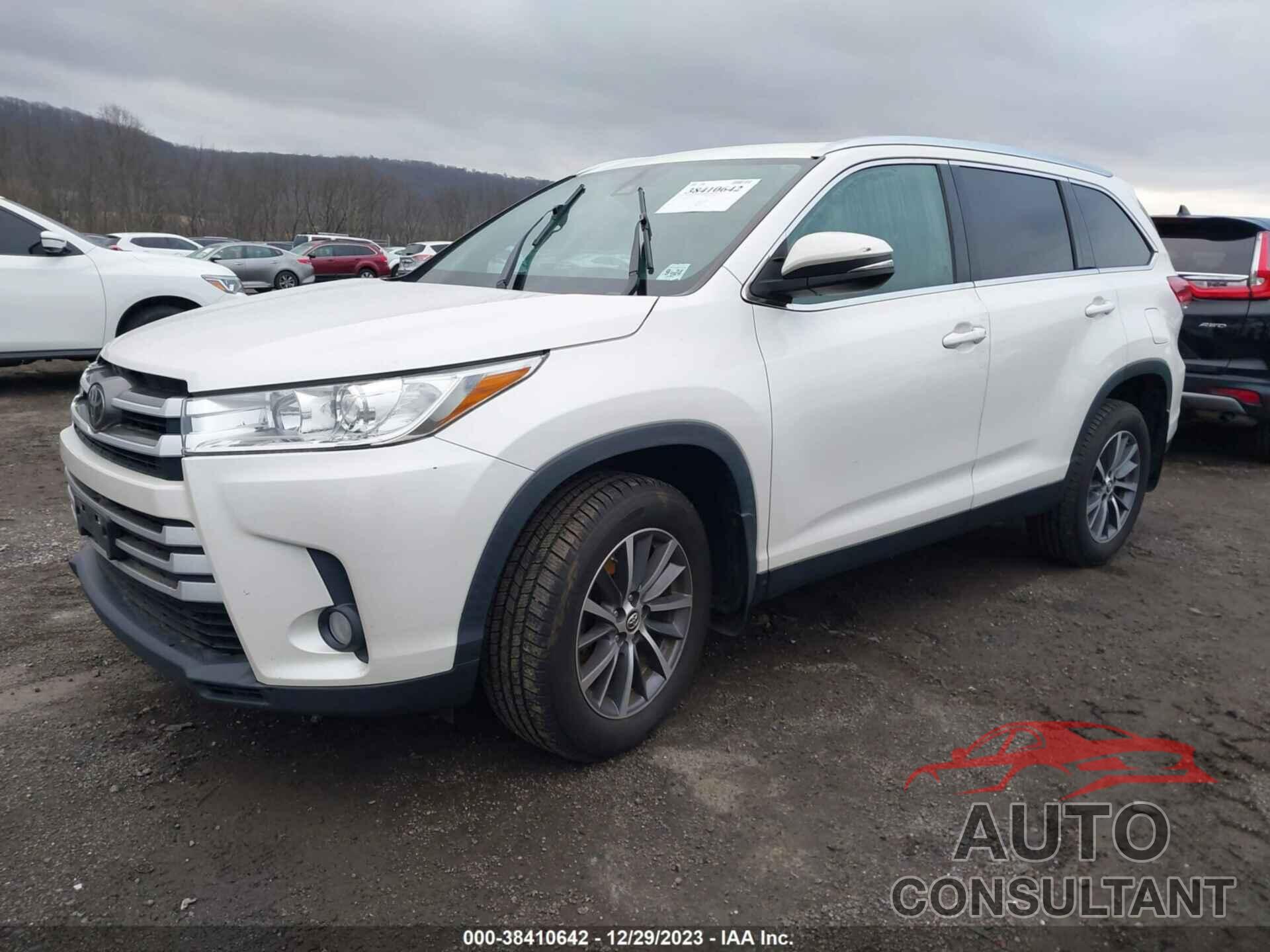 TOYOTA HIGHLANDER 2019 - 5TDJZRFH2KS606105