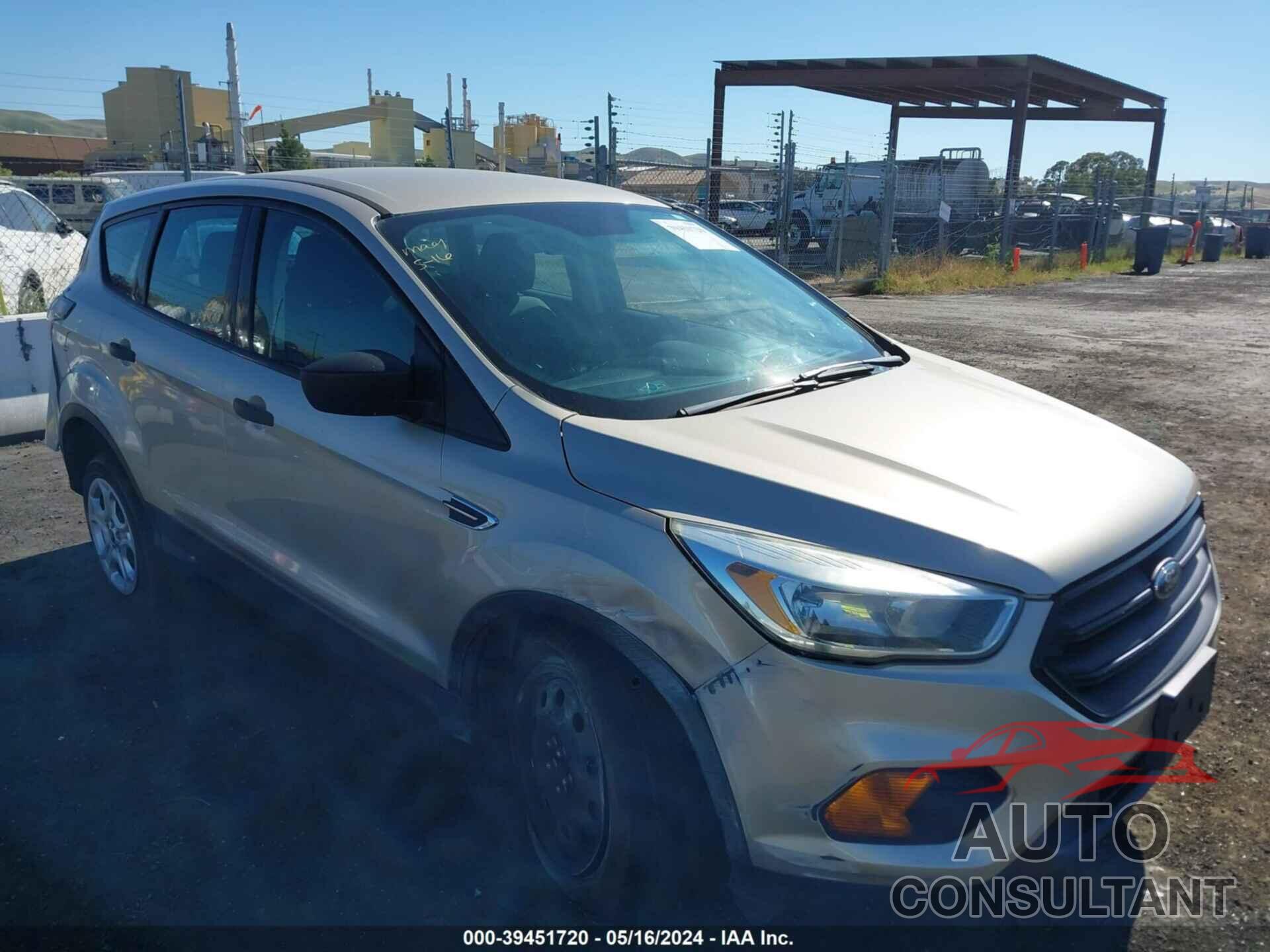 FORD ESCAPE 2017 - 1FMCU0F77HUD42213