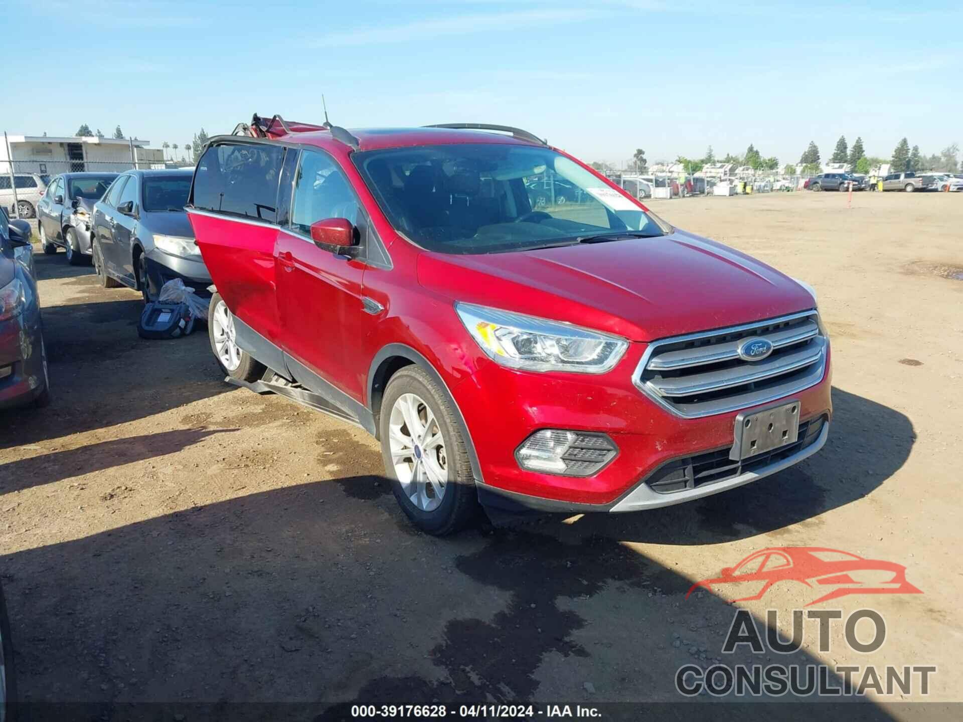 FORD ESCAPE 2017 - 1FMCU0G97HUD96501