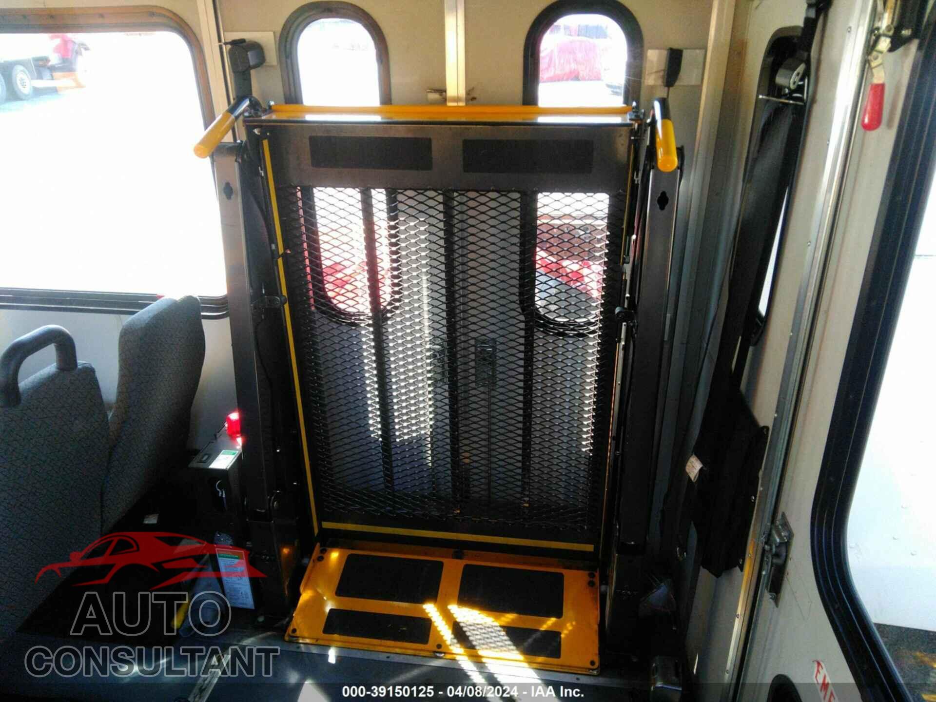 FORD E-350 CUTAWAY 2017 - 1FDEE3FS4HDC24924