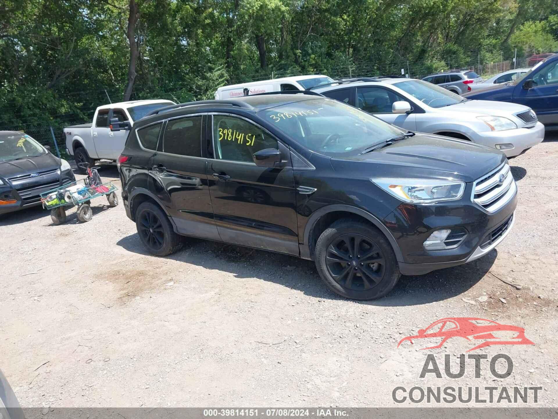 FORD ESCAPE 2018 - 1FMCU0GD8JUC61103