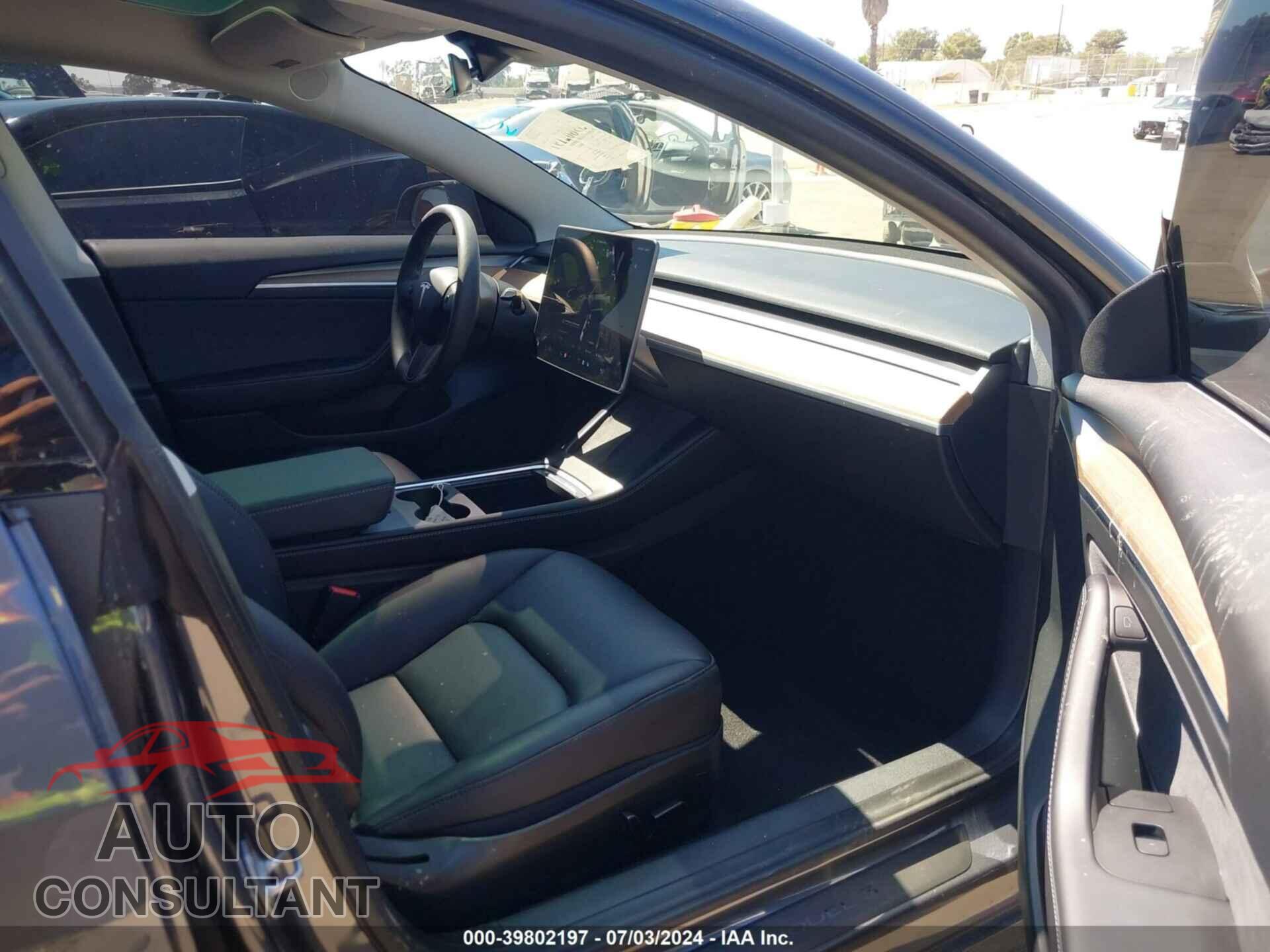 TESLA MODEL 3 2023 - 5YJ3E1EA5PF663551