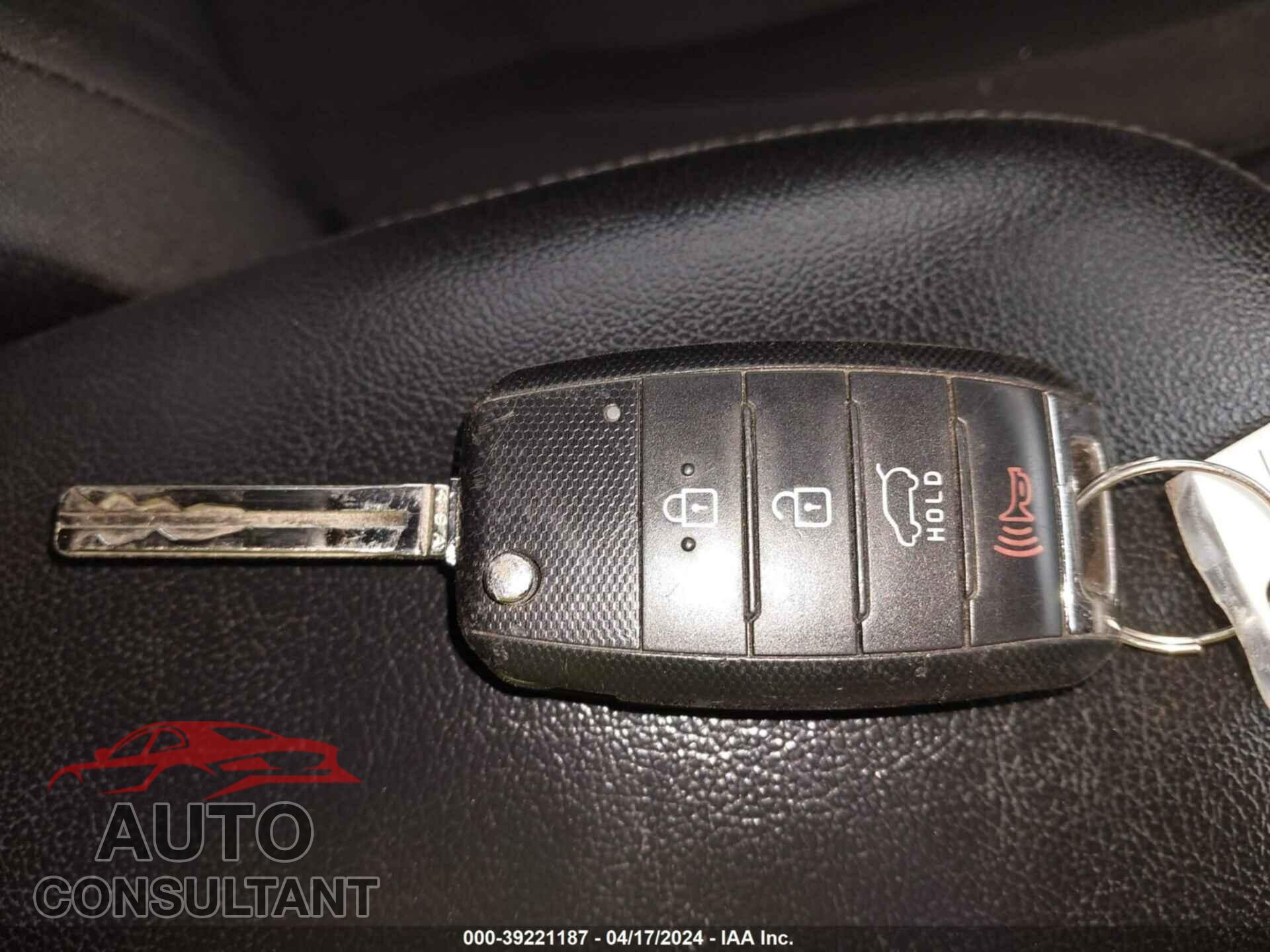 KIA SOUL 2017 - KNDJN2A28H7430945