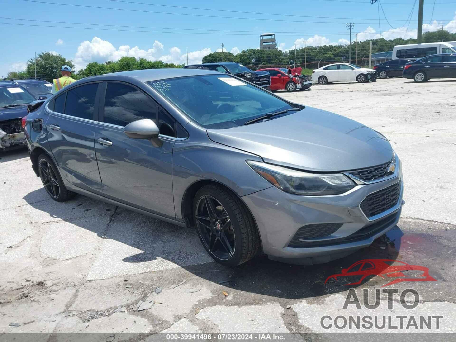 CHEVROLET CRUZE 2018 - 1G1BE5SM2J7159773