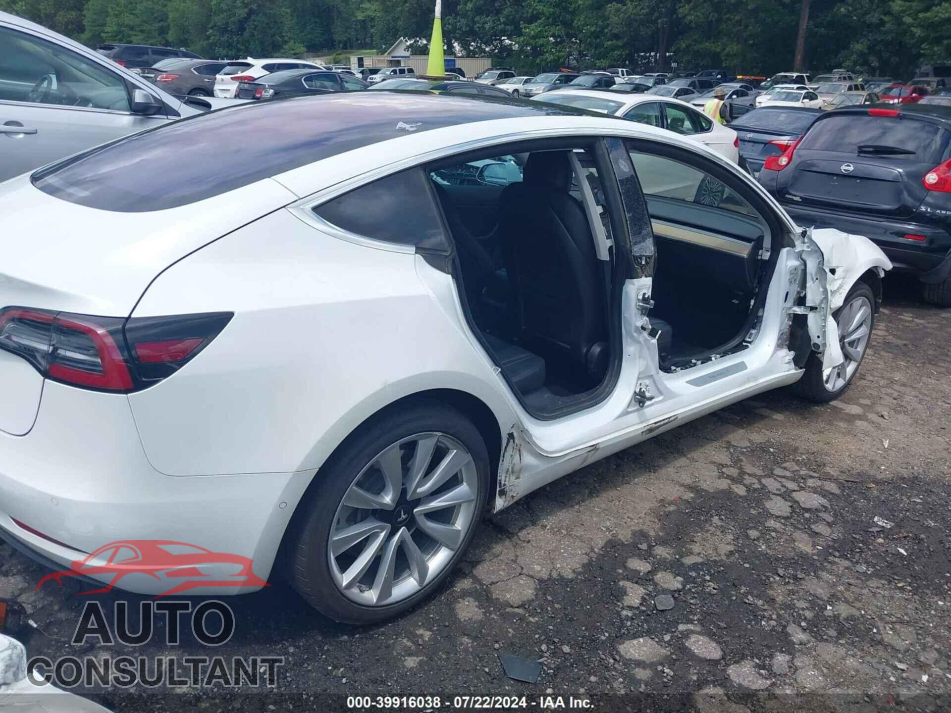 TESLA MODEL 3 2018 - 5YJ3E1EA5JF018308