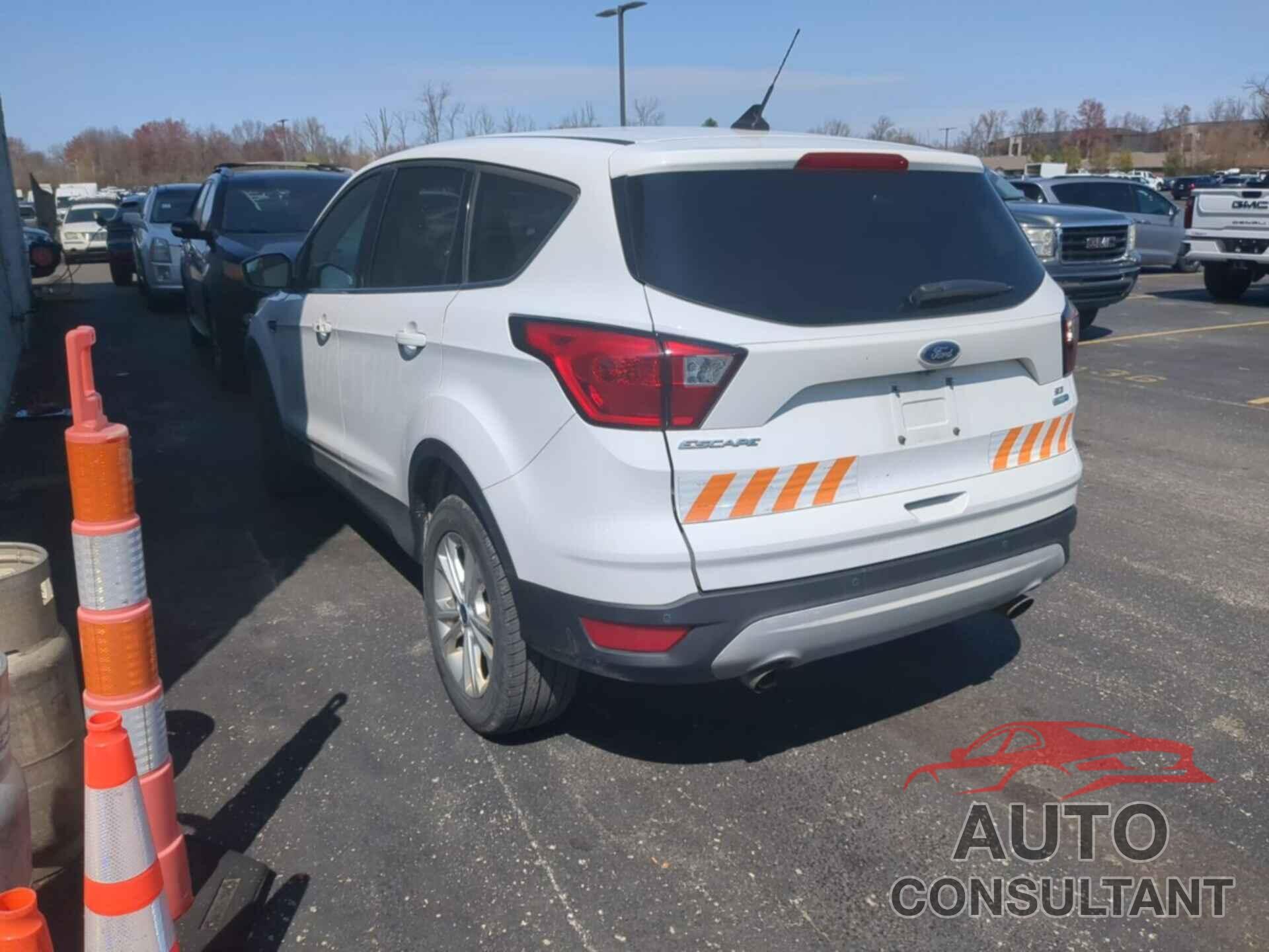 FORD ESCAPE 2019 - 1FMCU9GD0KUC07767