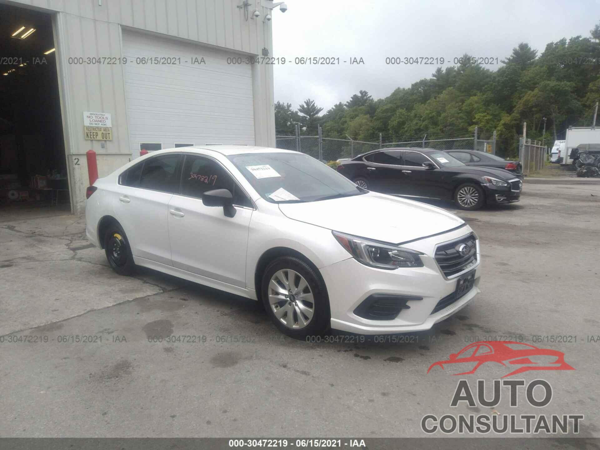 SUBARU LEGACY 2018 - 4S3BNAB62J3019621